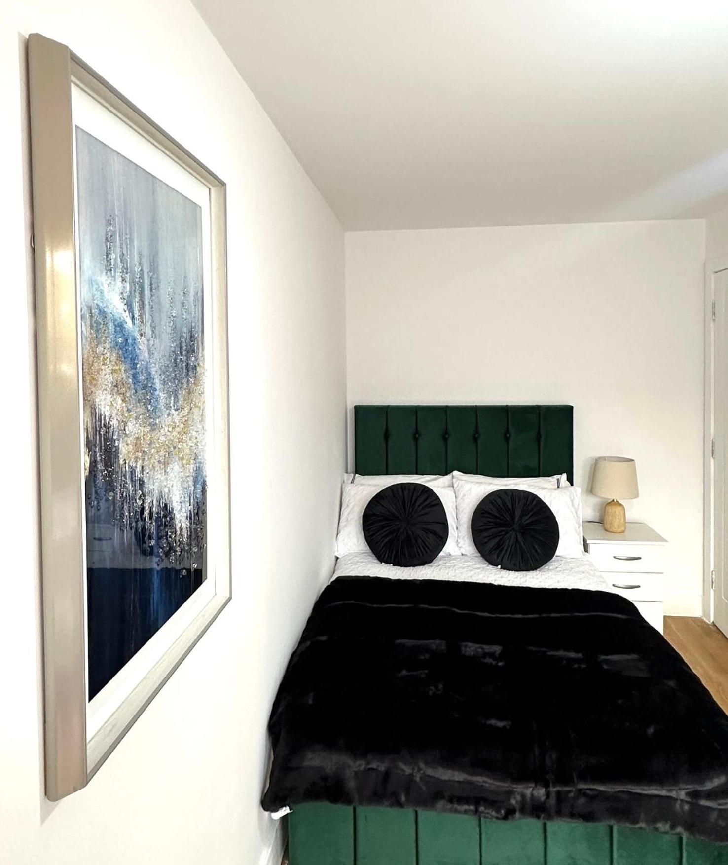 Luxurious Modern 2 Bedroom With 2 Balcony In Whitechapel Londres
