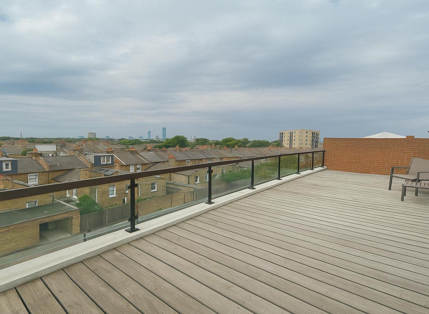Apartment 2 Bed Flat Near Westfield *