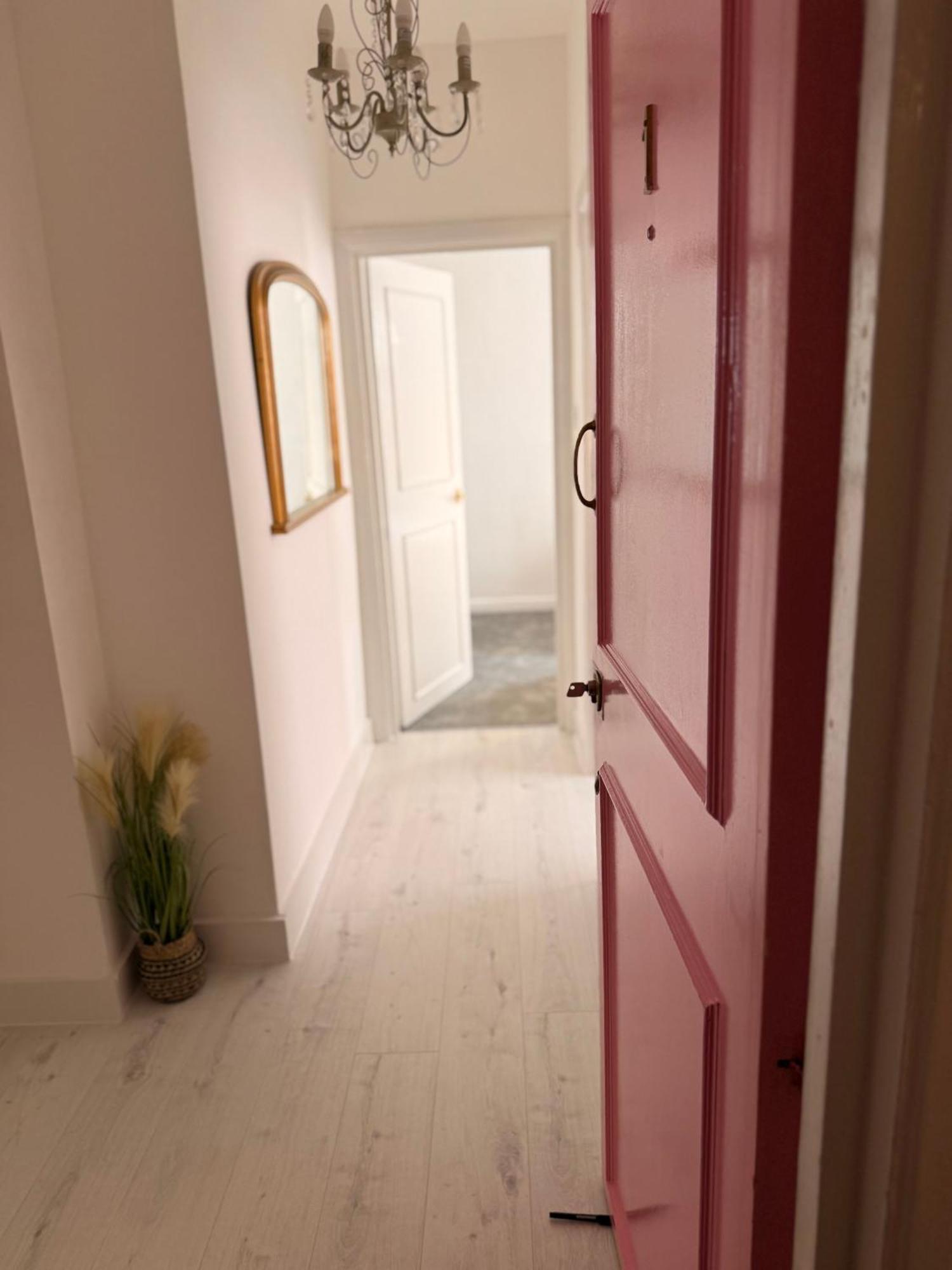Apartment The Pink House London