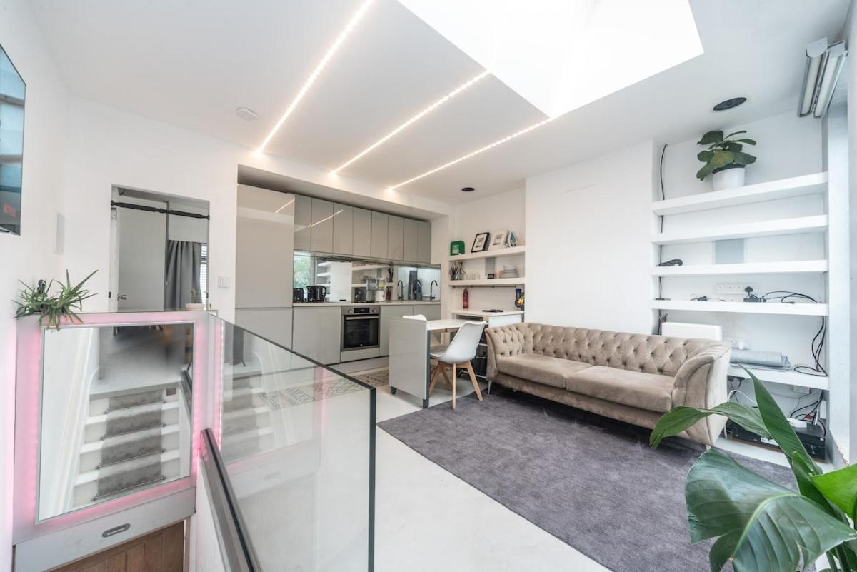 Stunning Contemporary 2 Bed With Parking