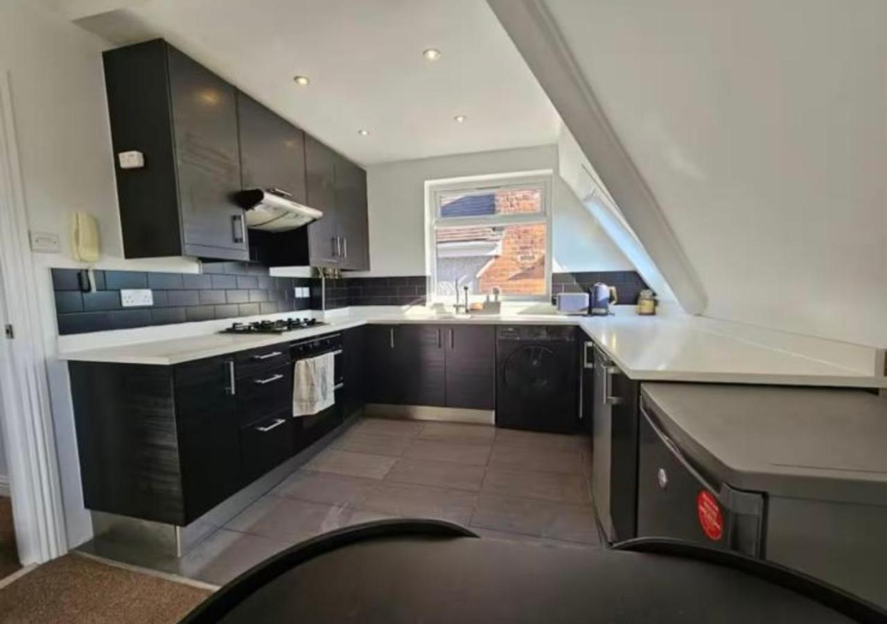 2 Bedroom Flat In Camden * Londres