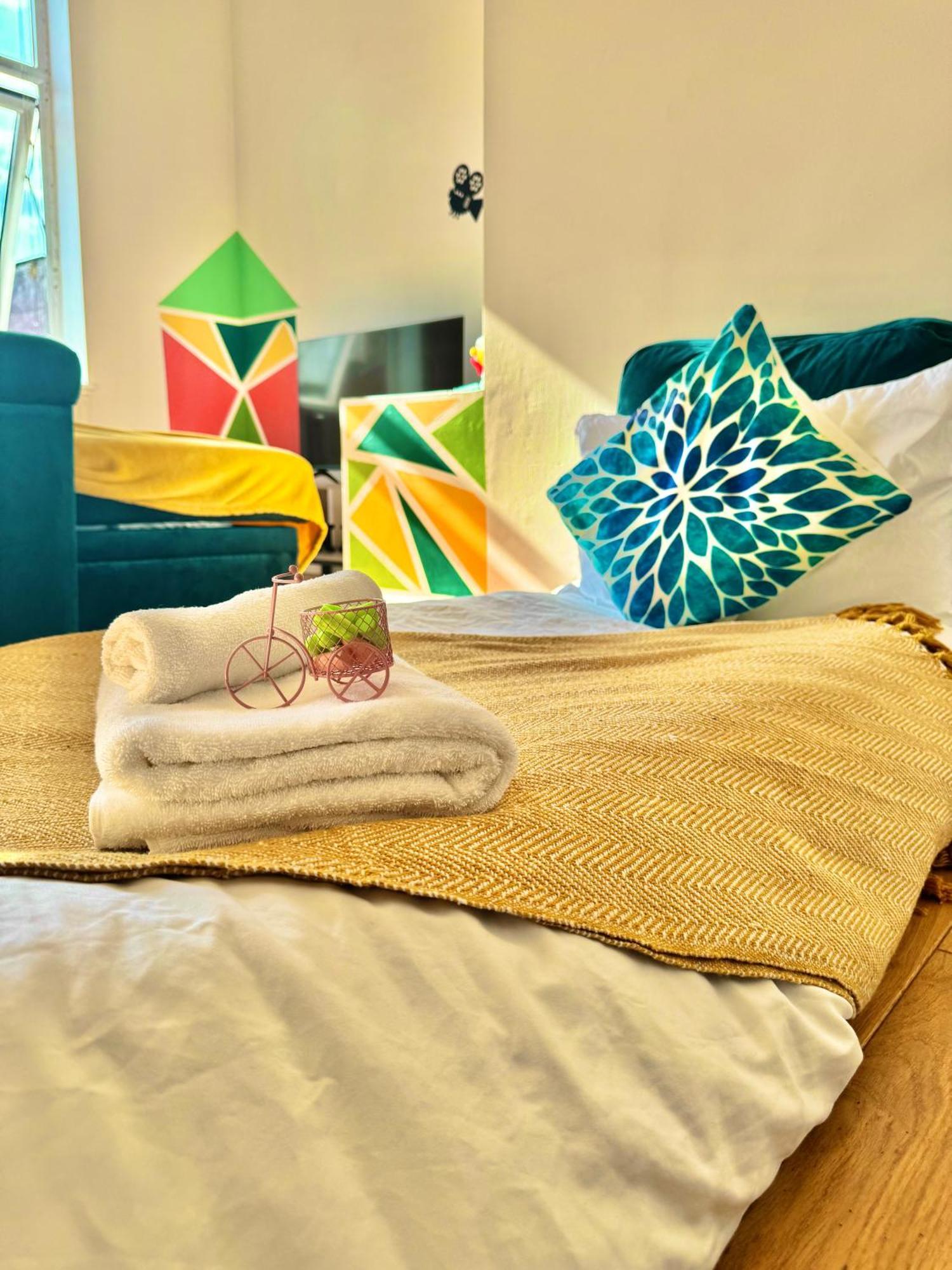 Cosy 1 Bed W Loft Sleeps 6 Close To Stations *