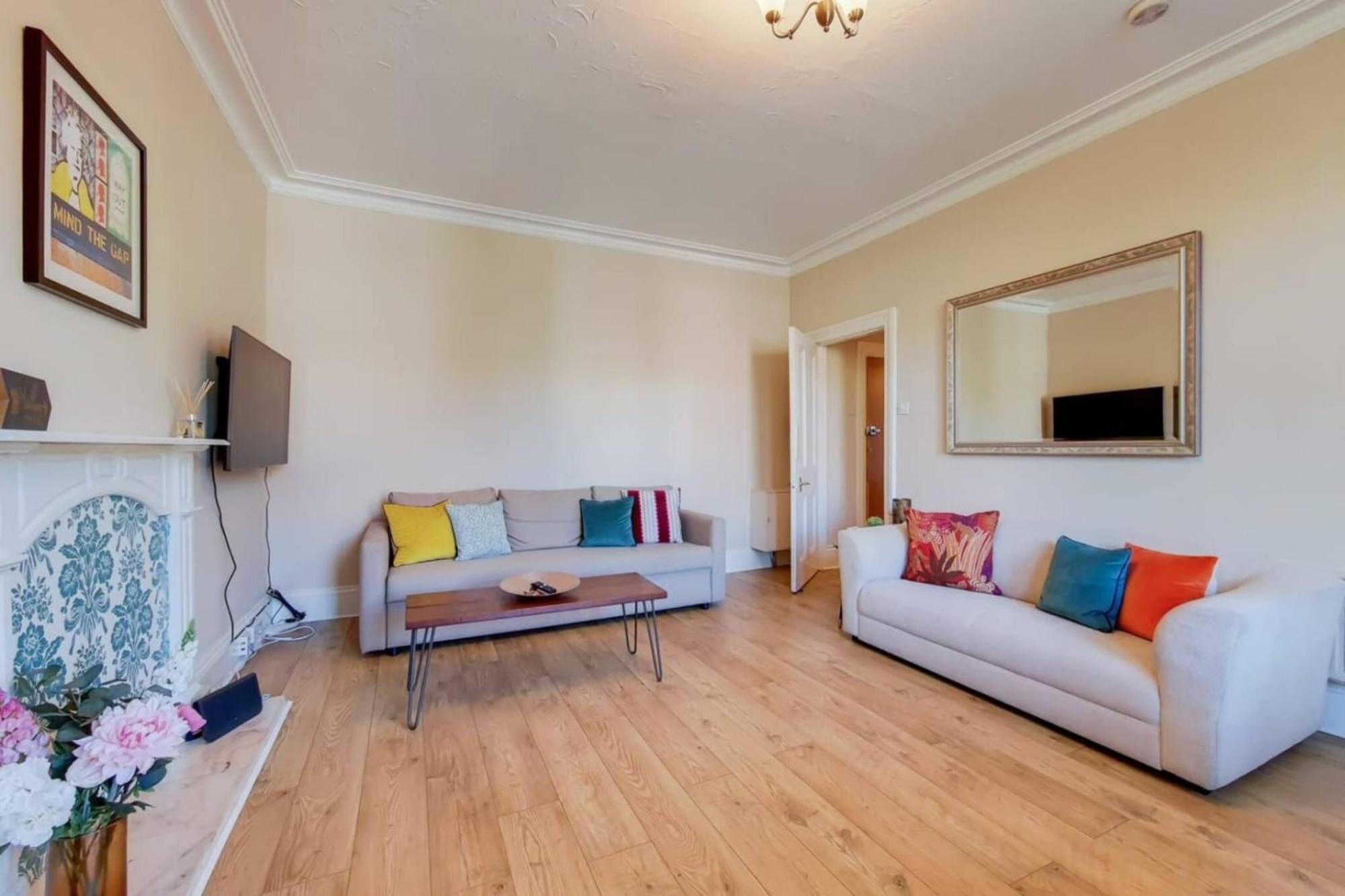 Spacious Ealing Broadway *