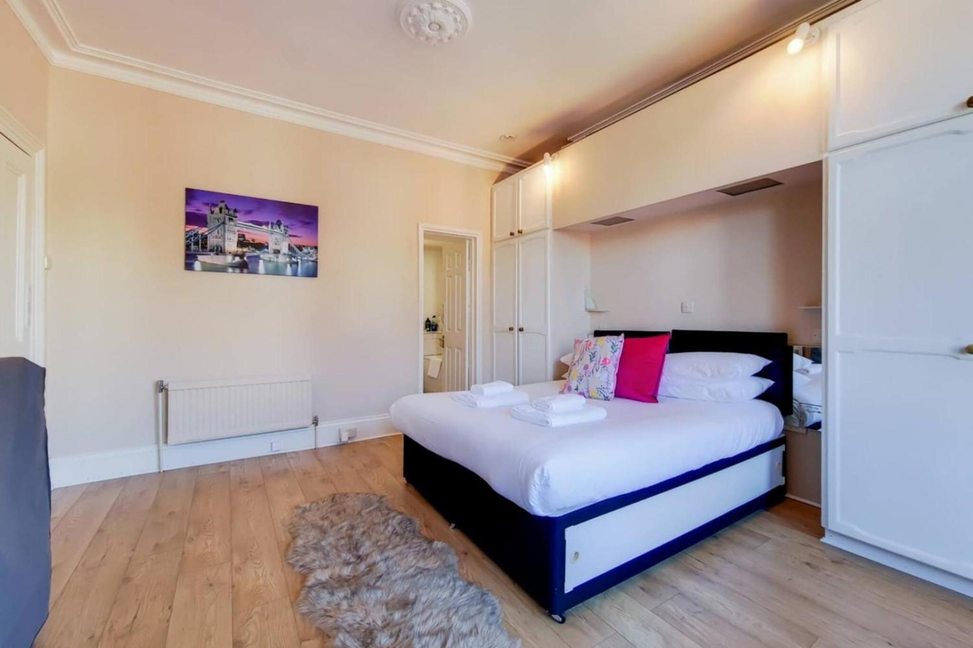 Spacious Ealing Broadway Apartamento Londres