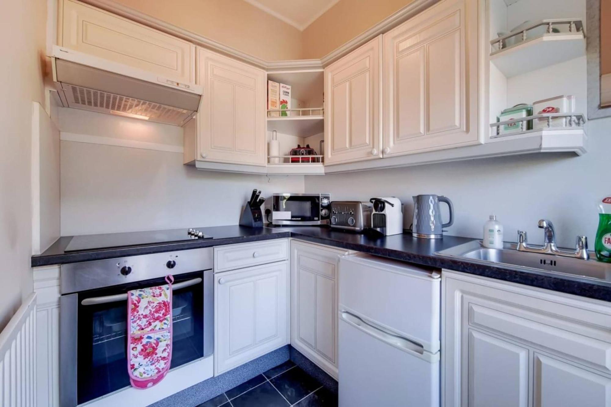 Spacious Ealing Broadway