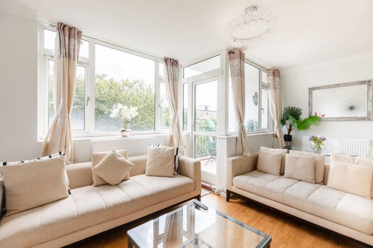 Cosy 3 Bed Flat Near London's Highlights Hébergement de vacances *