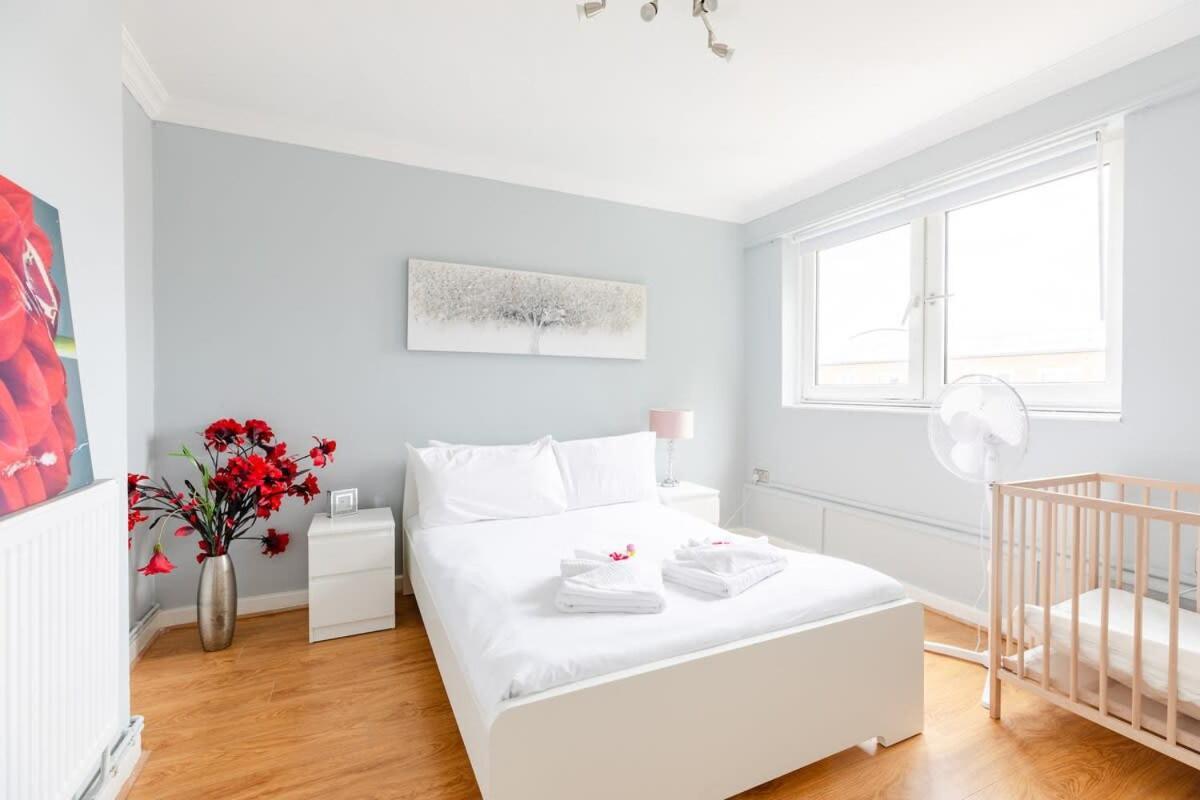 Cosy 3 Bed Flat Near London's Highlights
