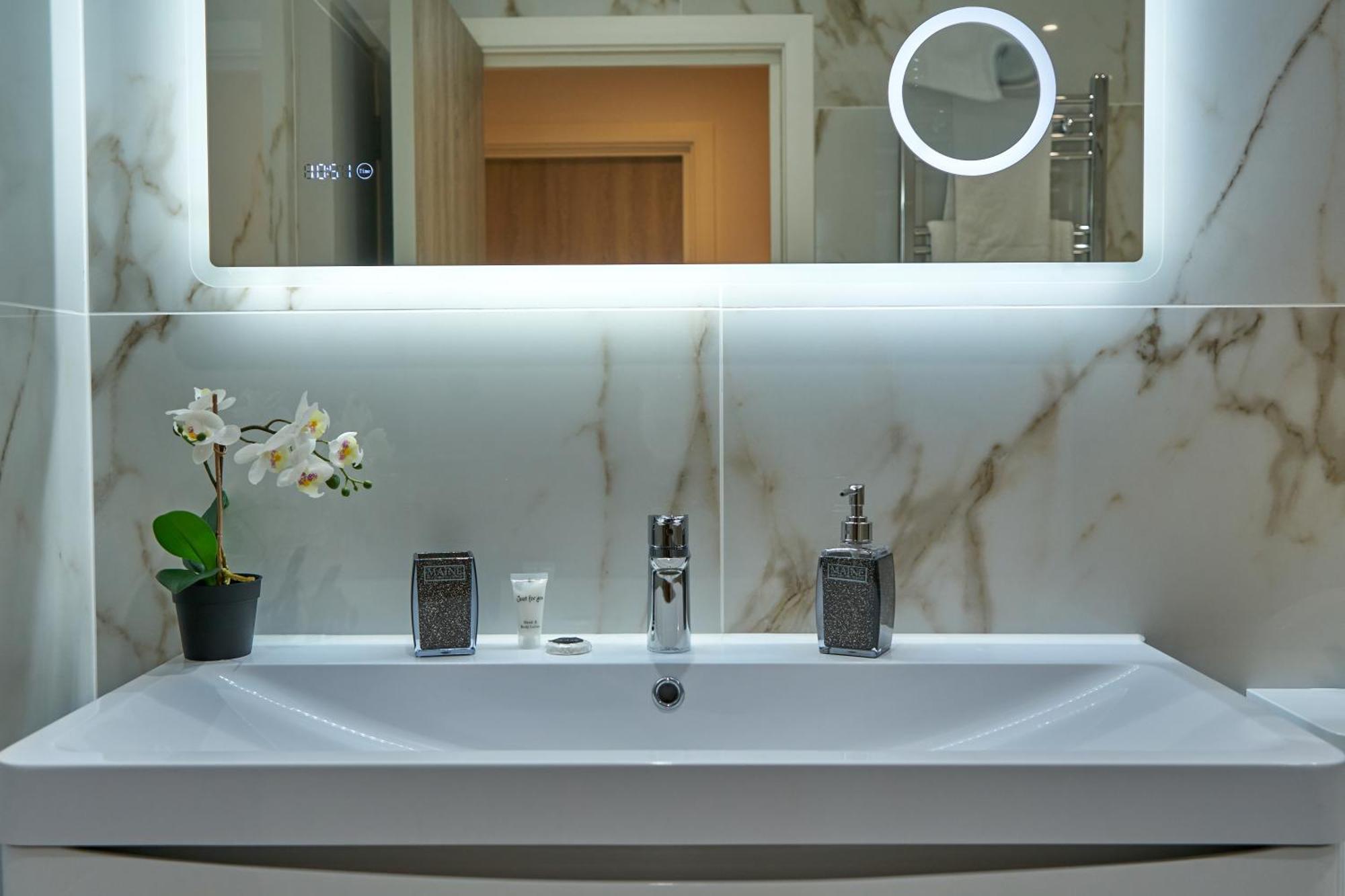 Luxury Escape Apartment London