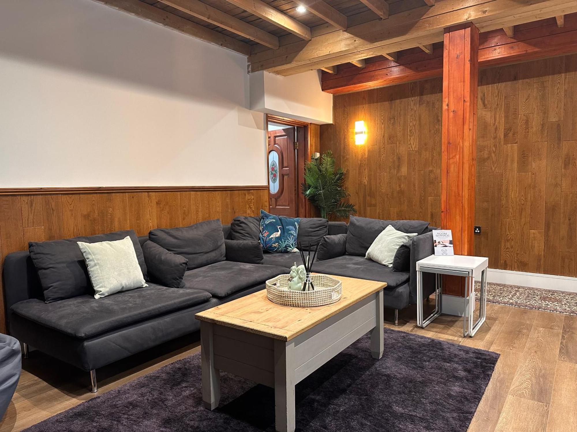 Spacious 2 Bedroom Flat Near Hyde Park By Beiroom