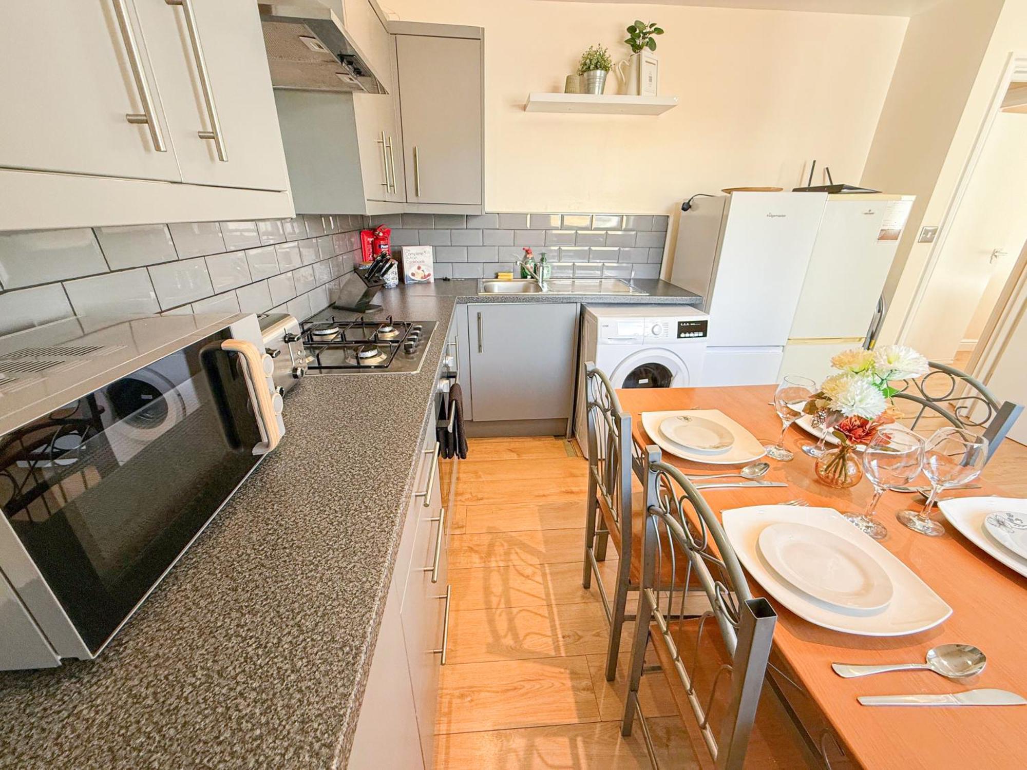 Lovely 3 Bedroom Flat , Aldgate, Tower Hill, Whitechapel *