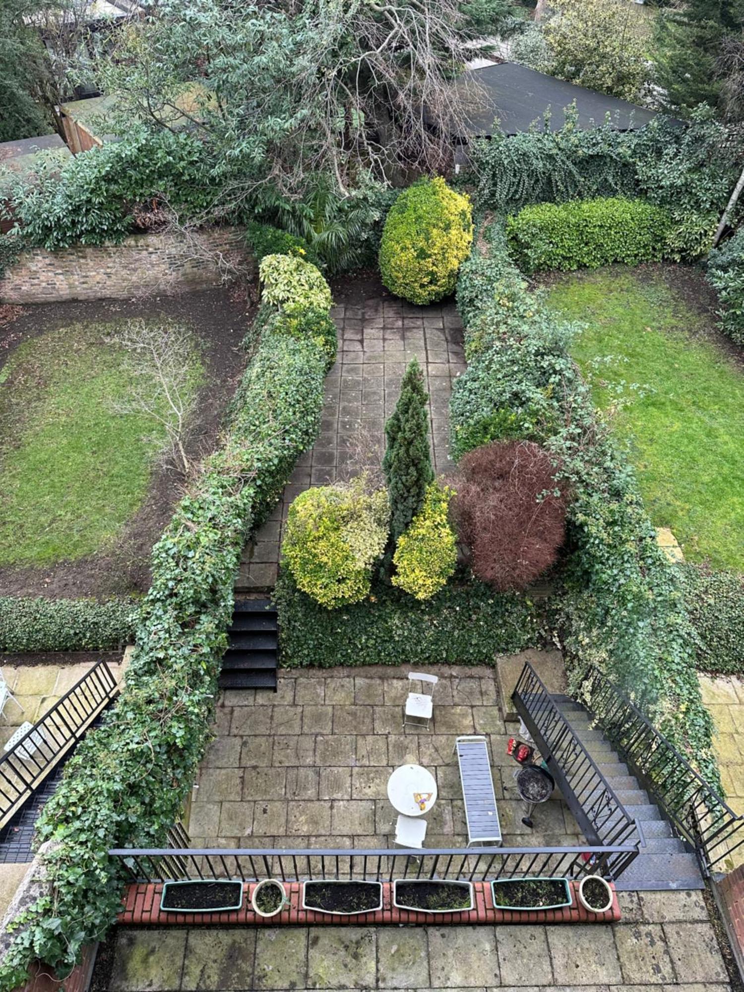Spacious 2-bedroom Townhouse With Garden & Patio Сasa de vacaciones Londres