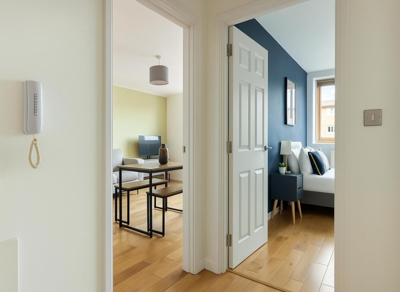 Apartment Flat With Balcony In Bow London