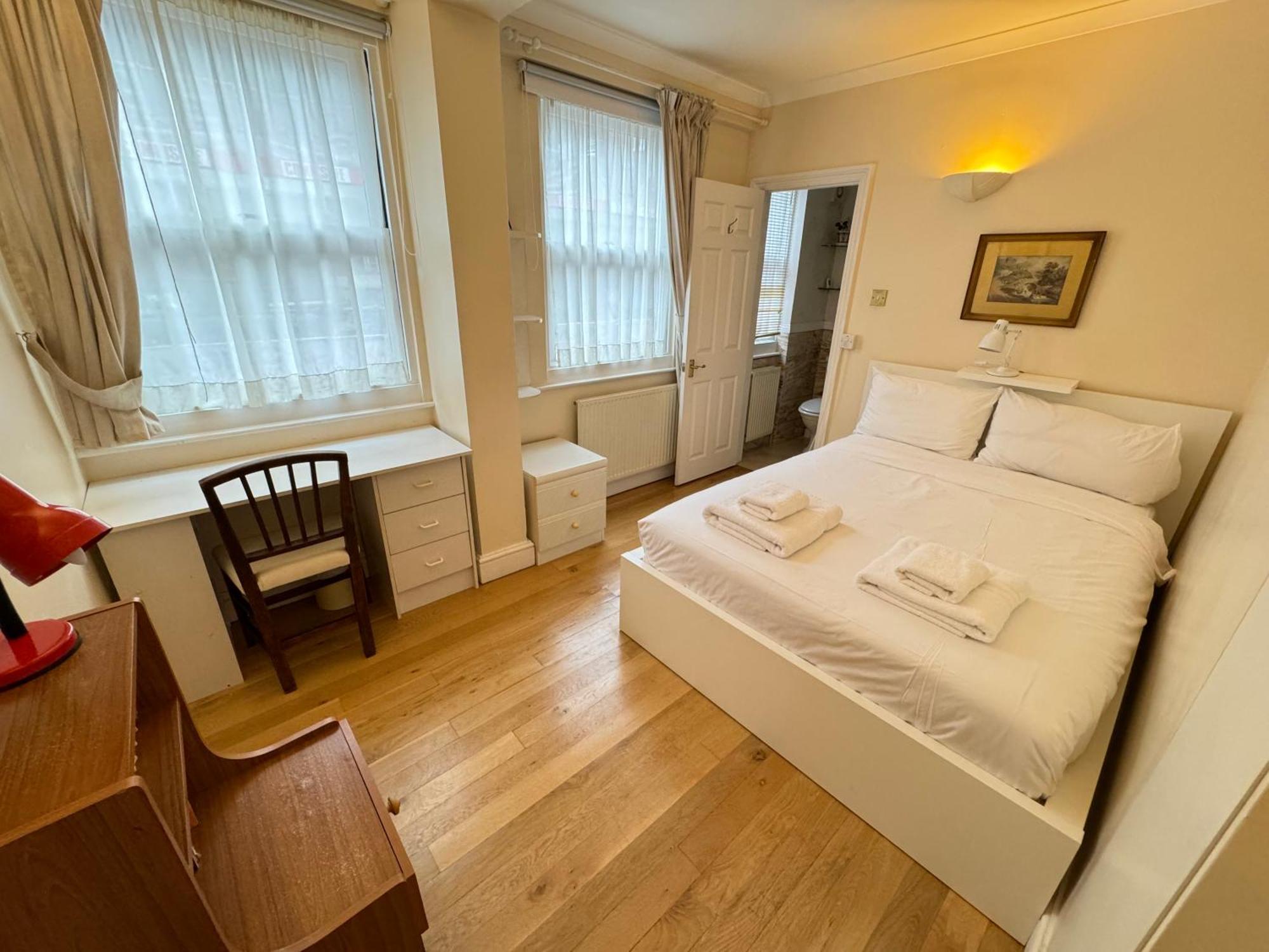 Bright 2 Bedroom Flat In Apartamento