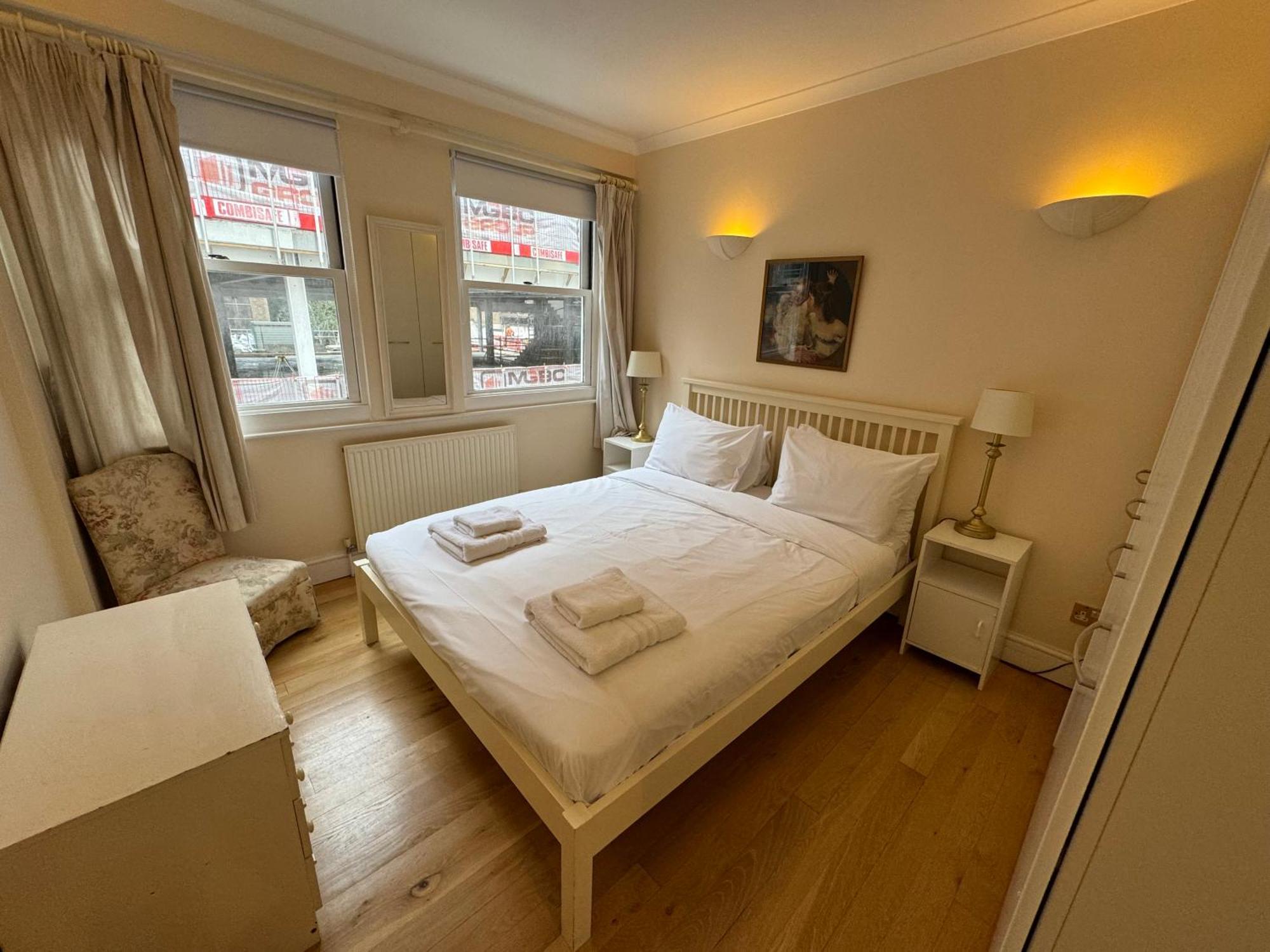 Bright 2 Bedroom Flat In * Londres