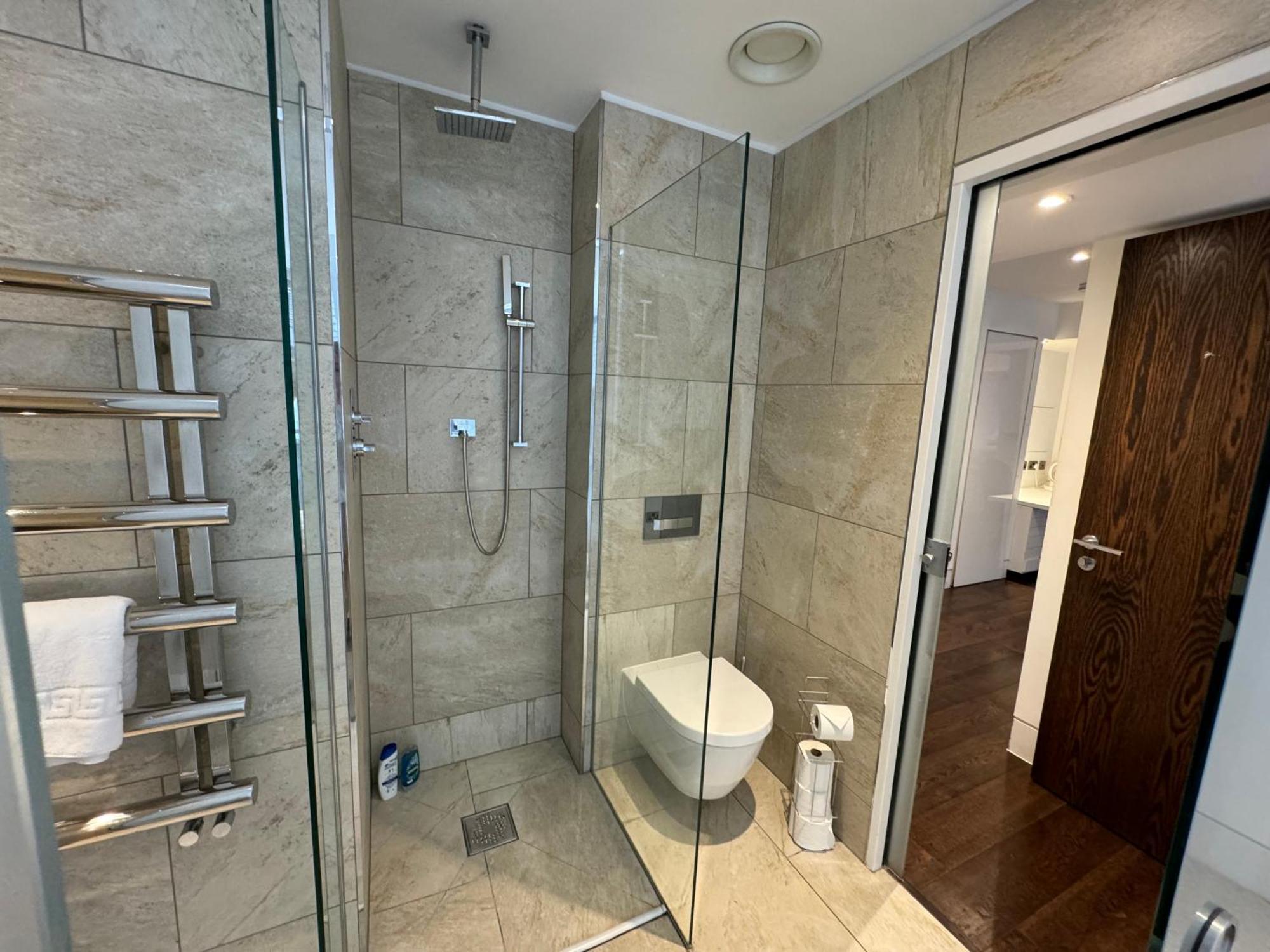 Beautiful Newly Renovated 2 Bed In Bank Apartamento