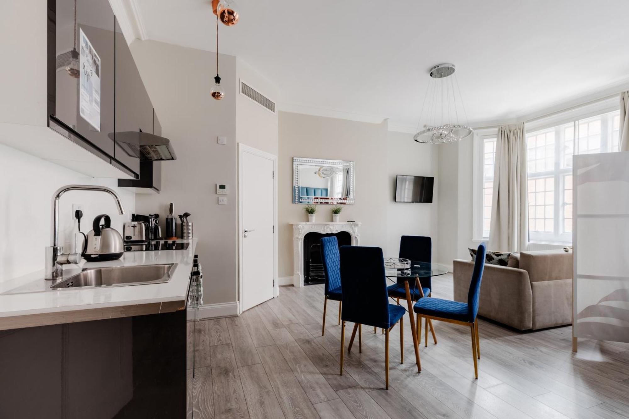 In The Heart Of High Street Kensington * London