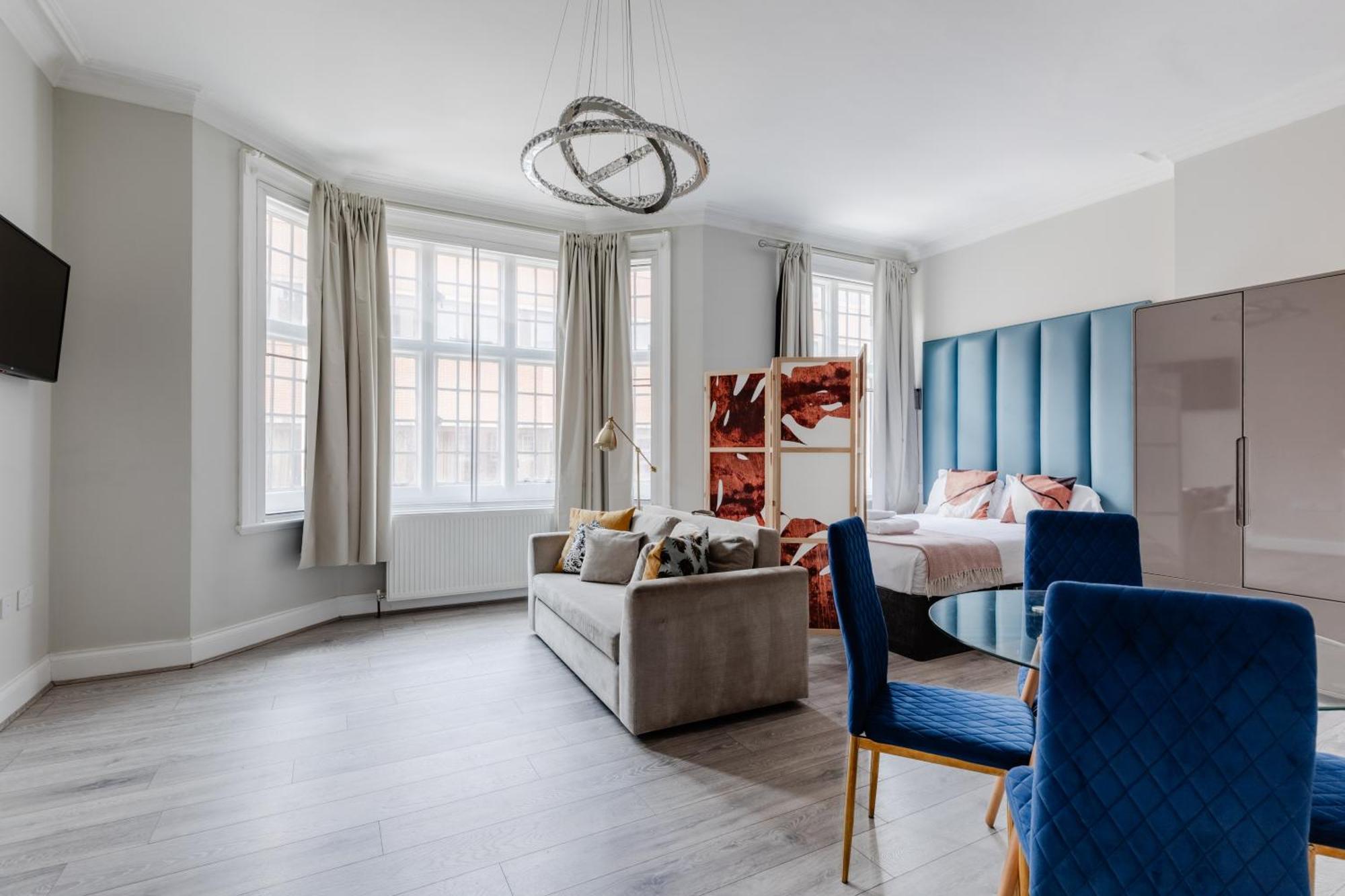 In The Heart Of High Street Kensington Apartment *