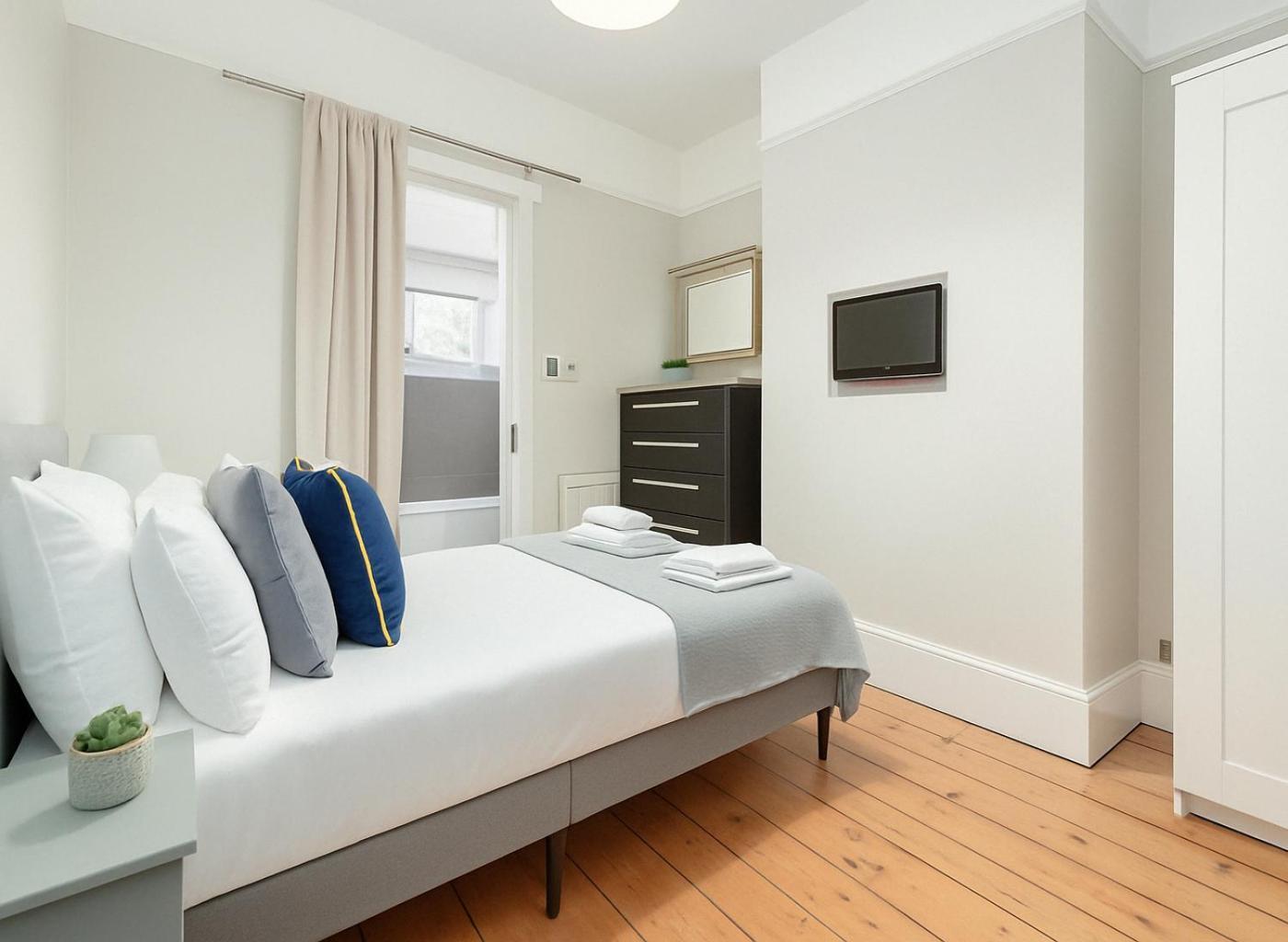 2 Bed Garden Flat In Acton * Londres