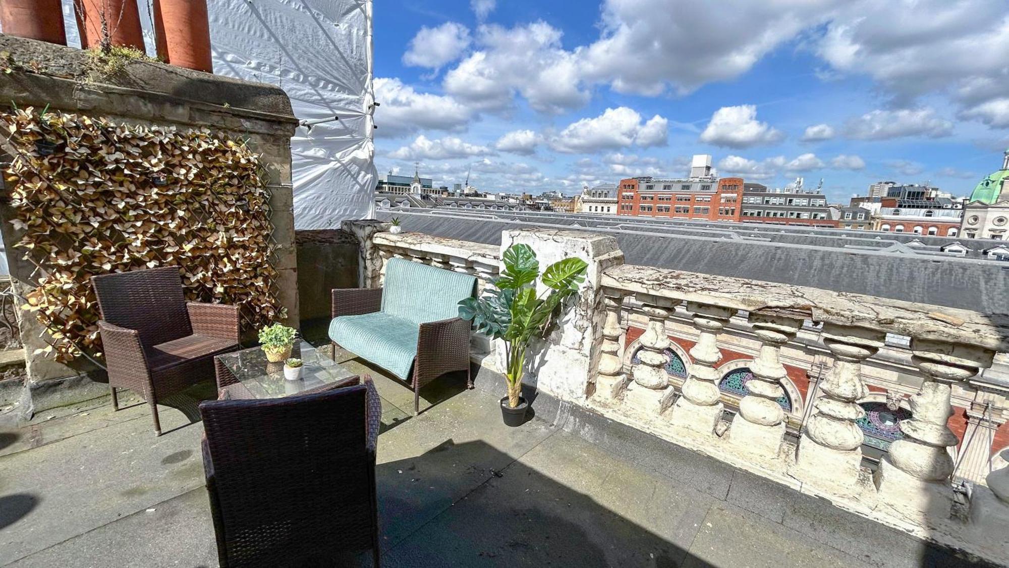 Chic 2-bedroom Flat In Farringdon Barbican Centre Vakantiehuis Londen