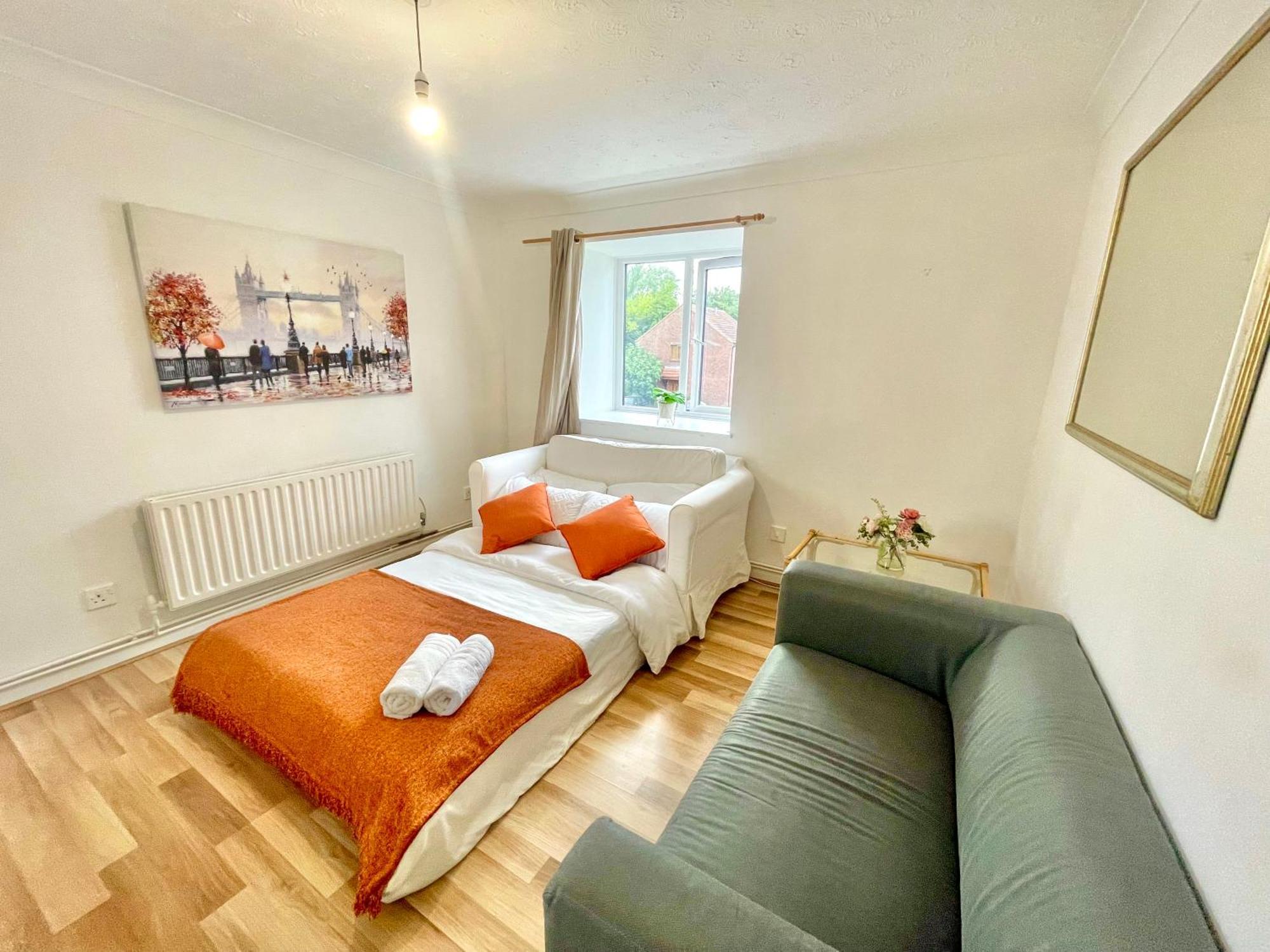 Private 2 Beds Flat Canada Water Apartment London
