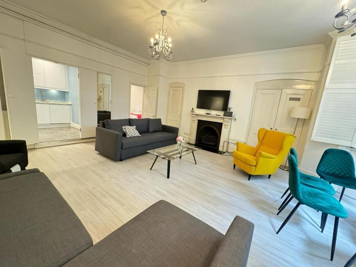 Apartamento Luxurious & Spacious 2br Apr In Earls Court! *