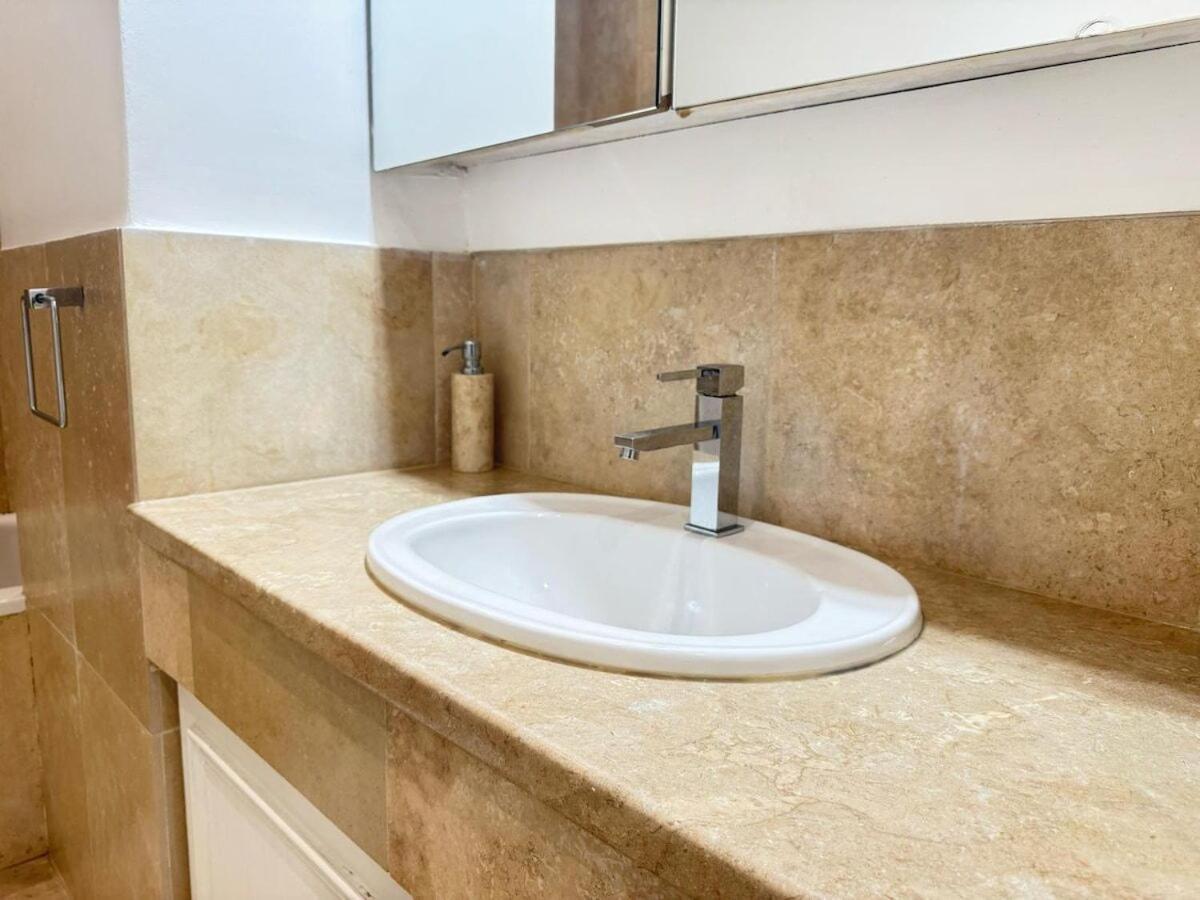 Apartamento Luxurious & Spacious 2br Apr In Earls Court!