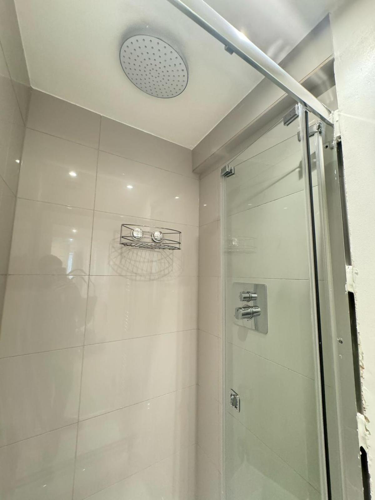Apartamento Luxurious & Spacious 2br Apr In Earls Court! *