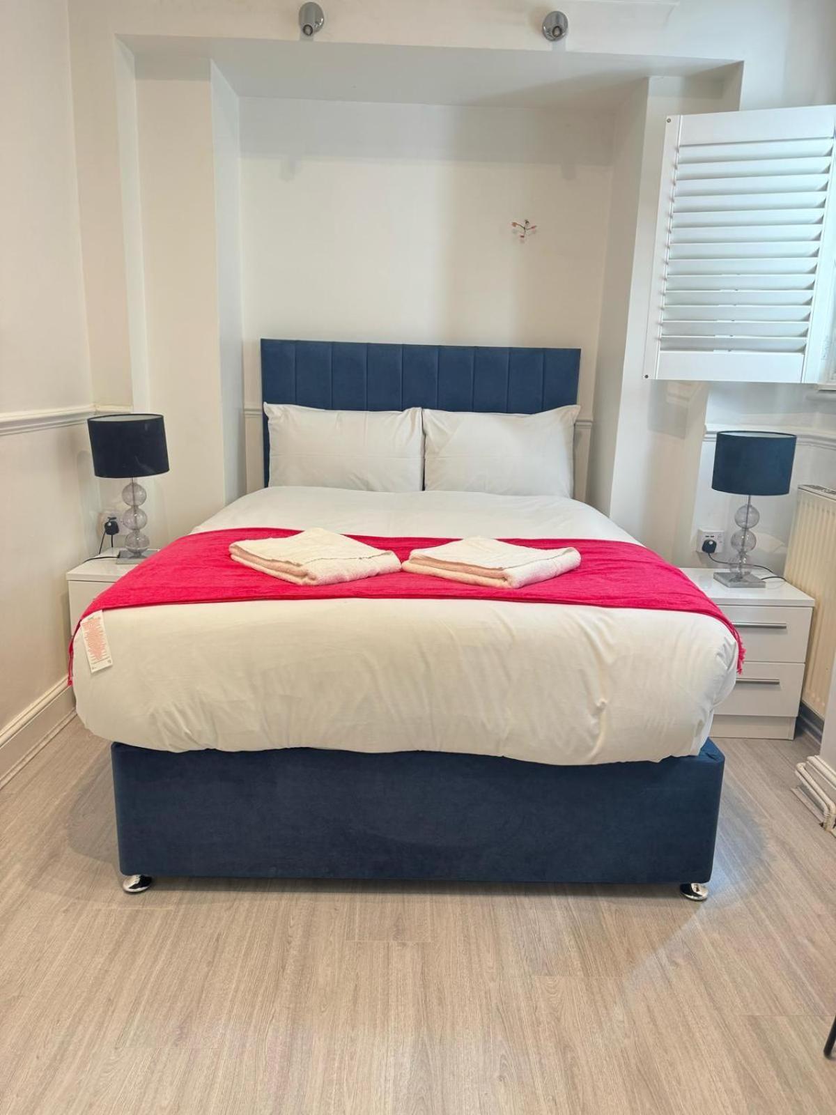 Luxurious & Spacious 2br Apr In Earls Court! Apartamento Londres