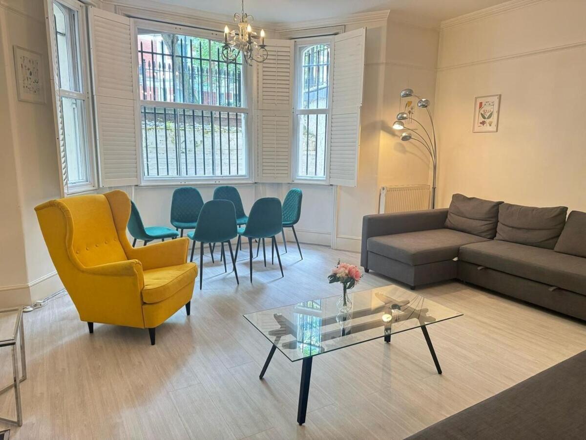 Apartamento Luxurious & Spacious 2br Apr In Earls Court!