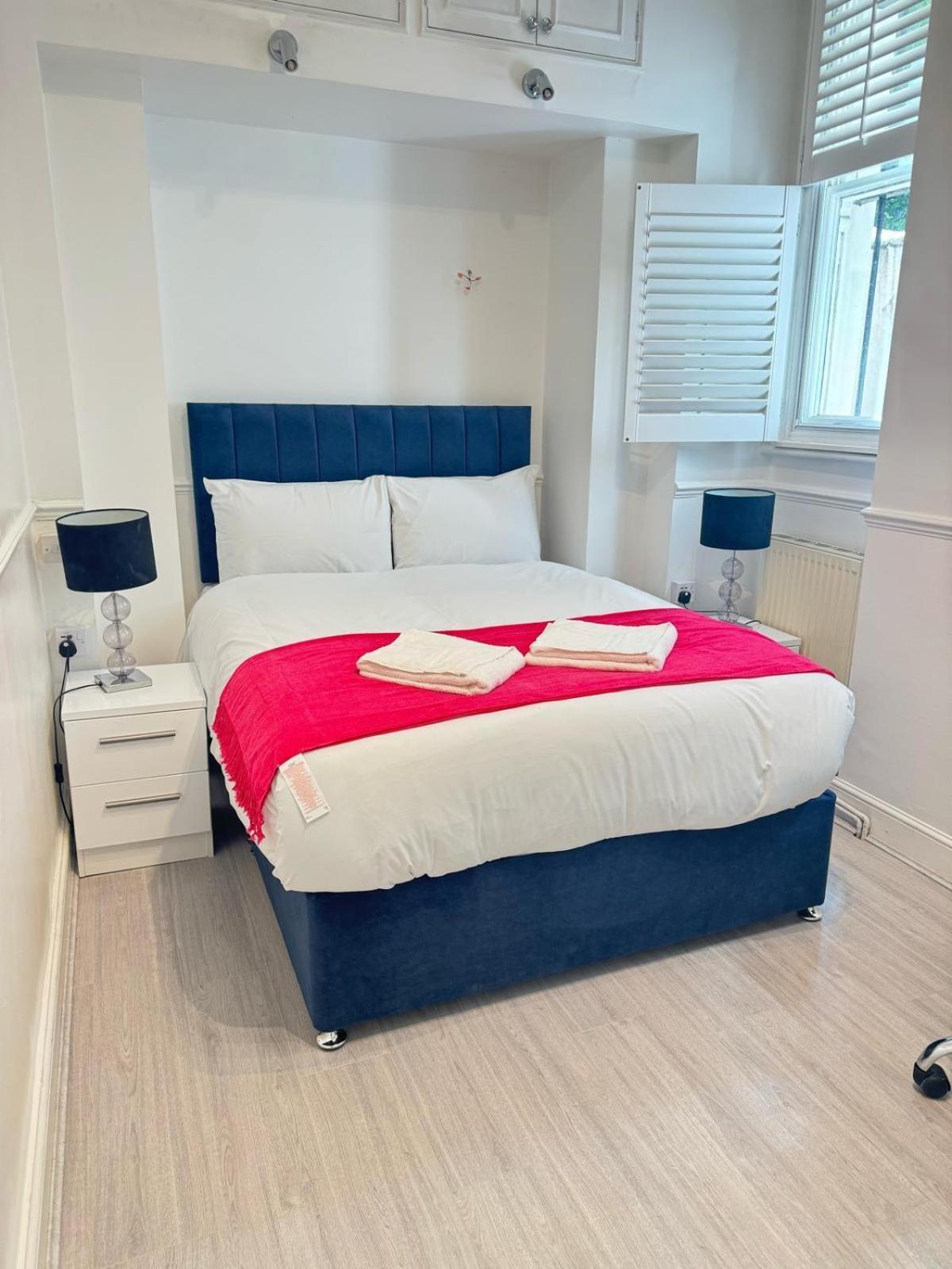 Apartamento Luxurious & Spacious 2br Apr In Earls Court! *