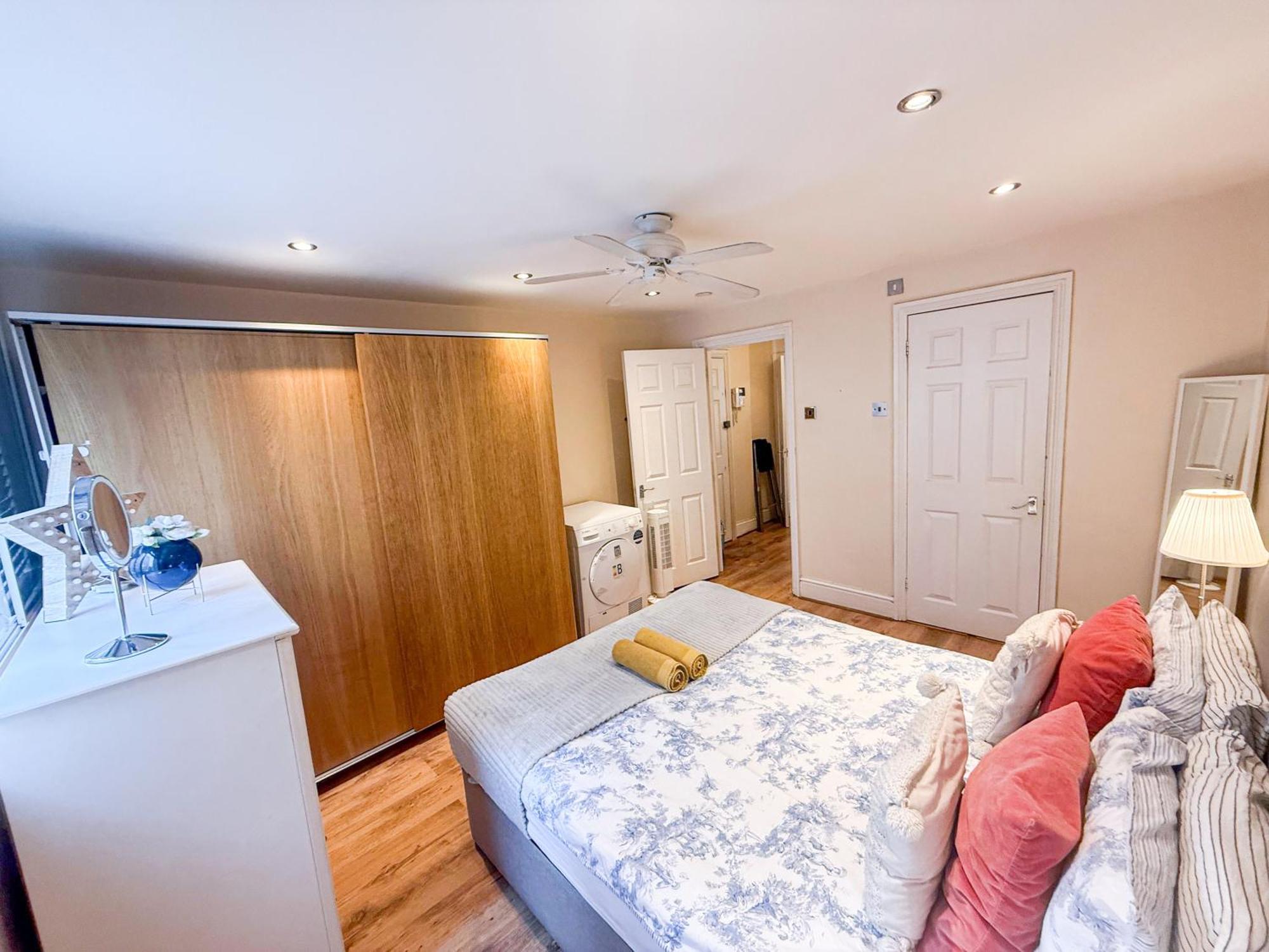 Lovely 1 Bedroom Flat In West Kensington London, Shepherd's Bush * Londres