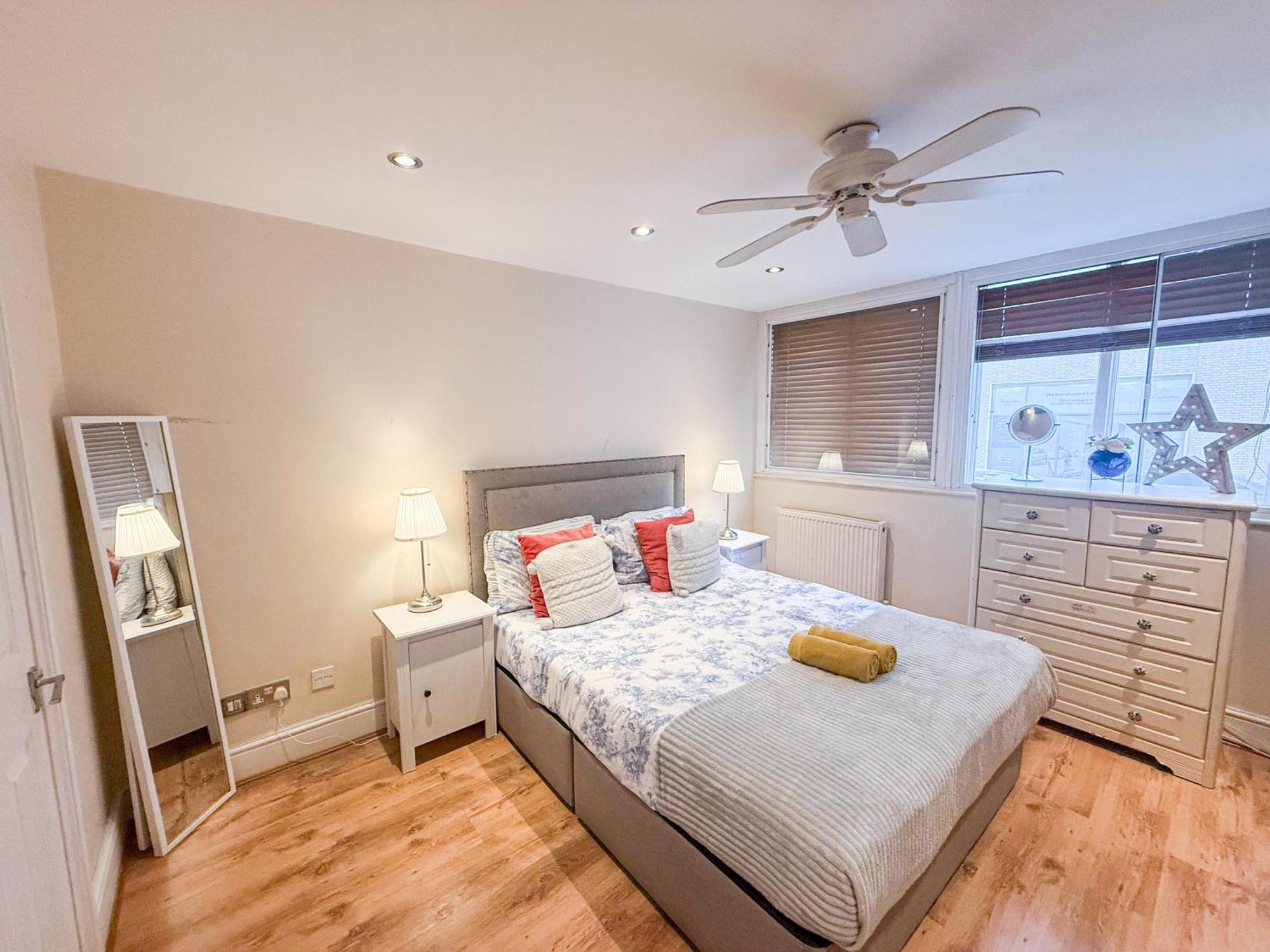 Lovely 1 Bedroom Flat In West Kensington London, Shepherd's Bush Apartamento *