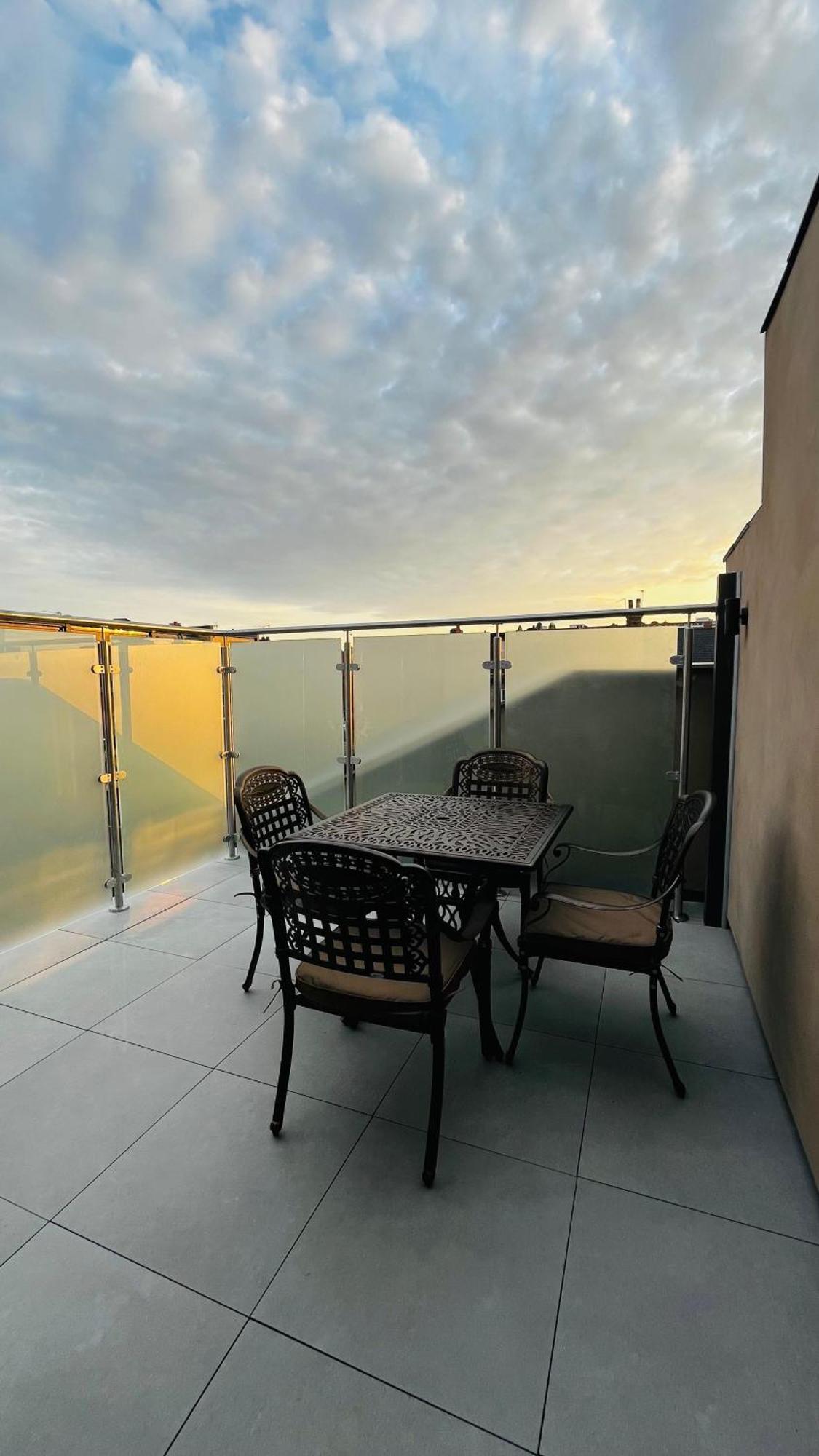 Grass Court Terrace - Walking Distance From Wimbledon Championships Apartamento *