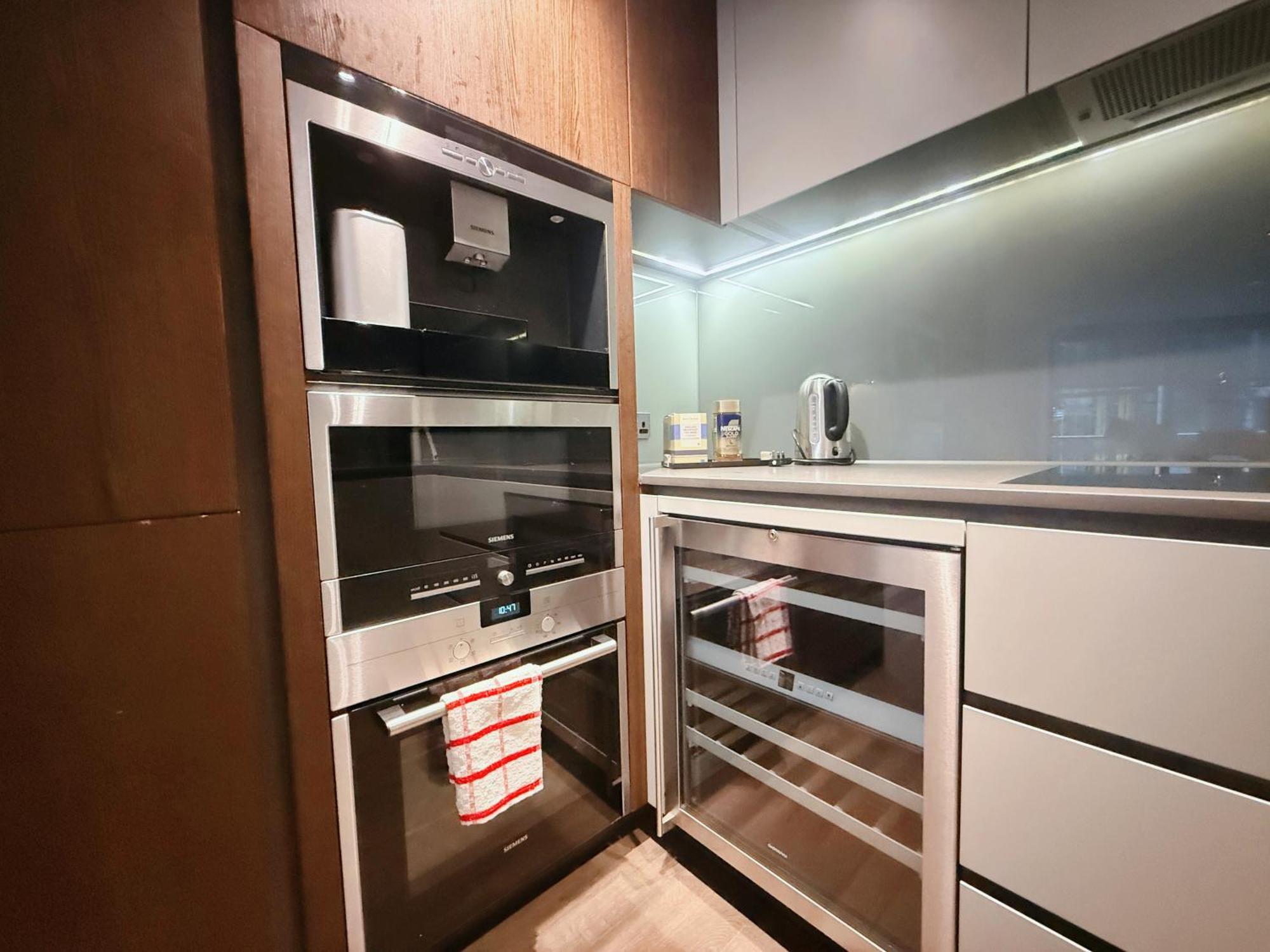 Luxurious And Spacious Near Us Embassy Apartamento *