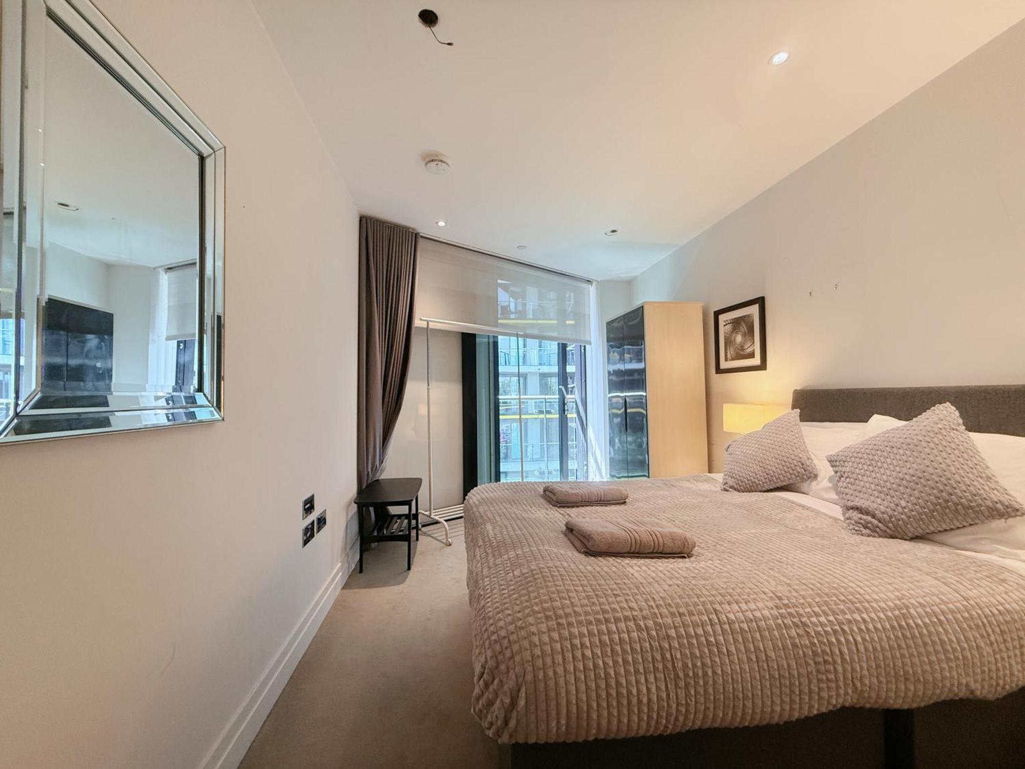 Luxurious And Spacious Near Us Embassy *