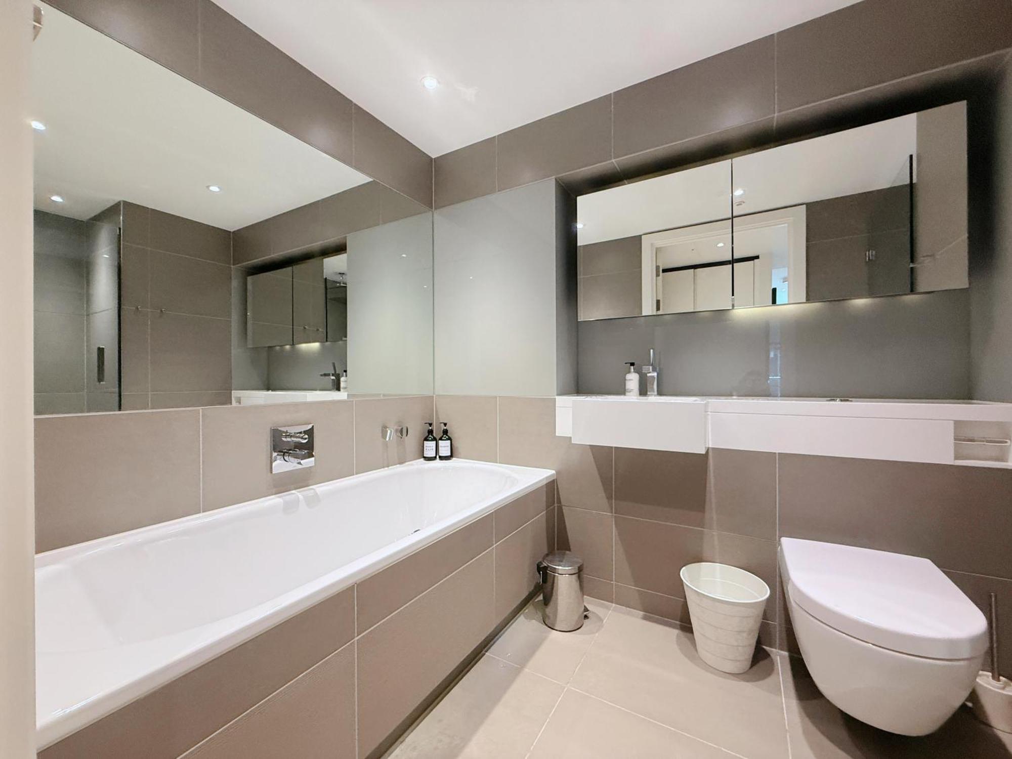 Luxurious And Spacious Near Us Embassy Londres