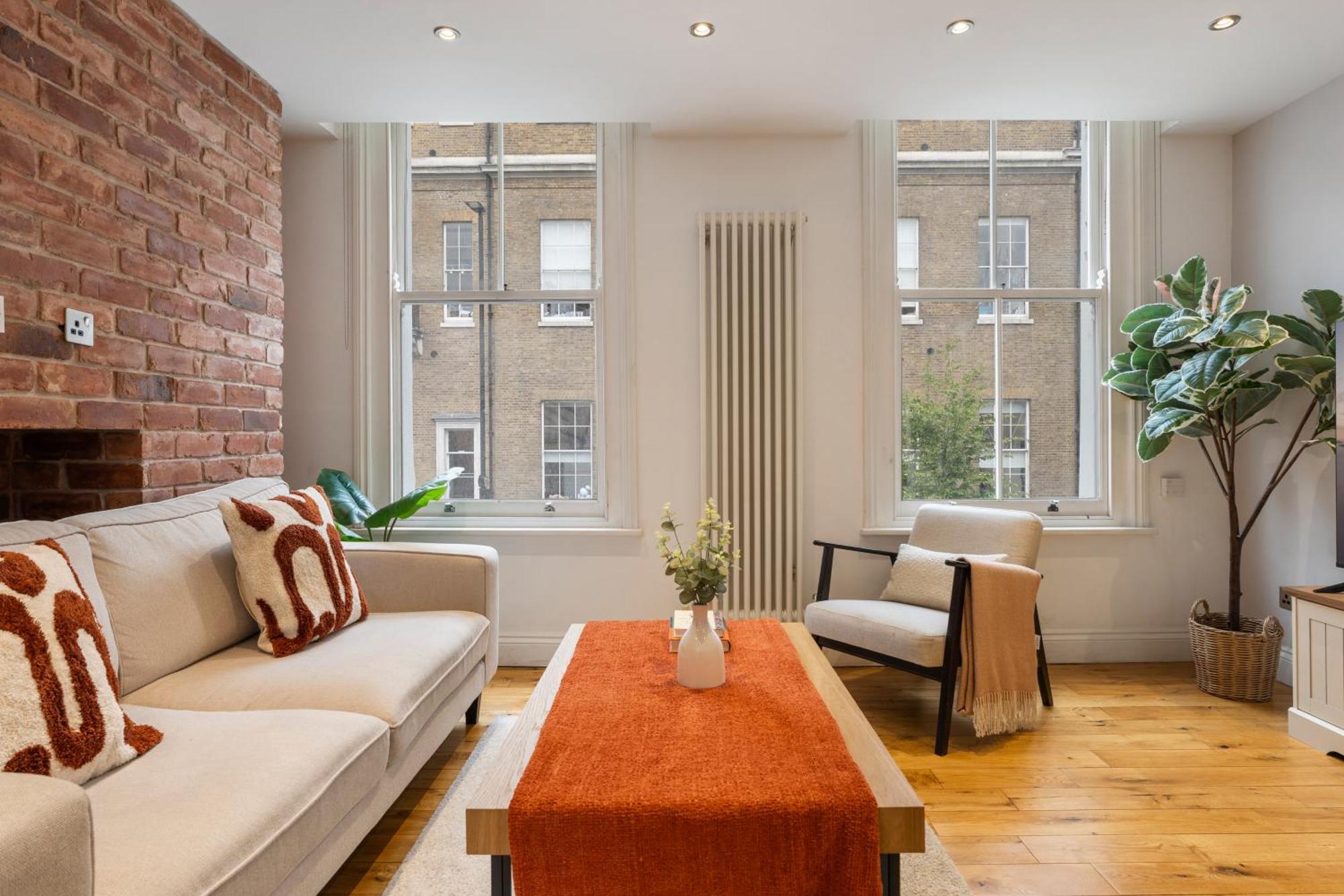 Hidden Gem In Location - Beautiful 2 Bed Apartamento