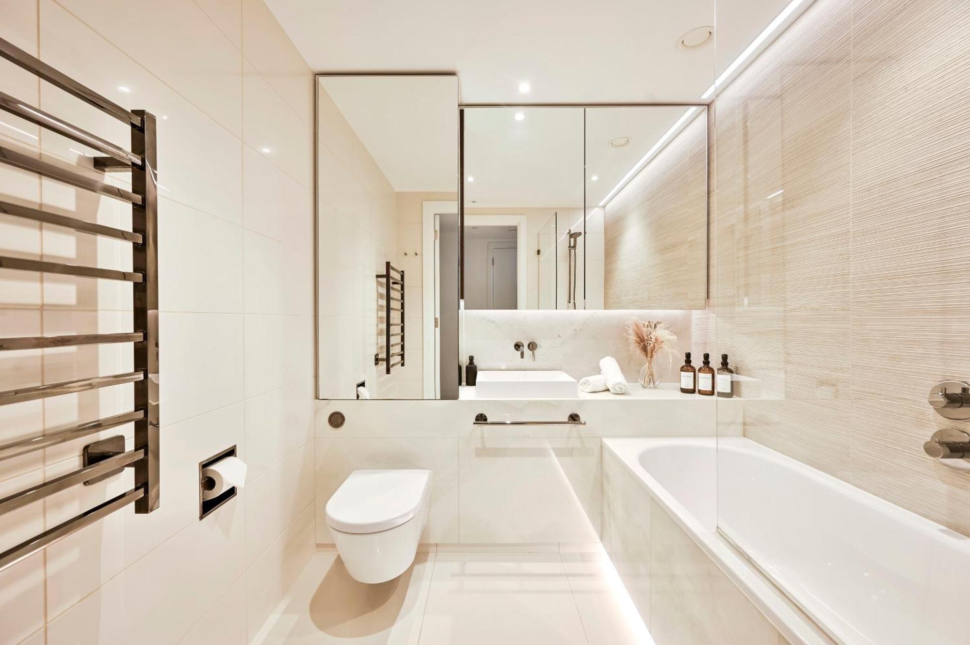 Apartment Luxury In White Living - Ideal For Family & Business