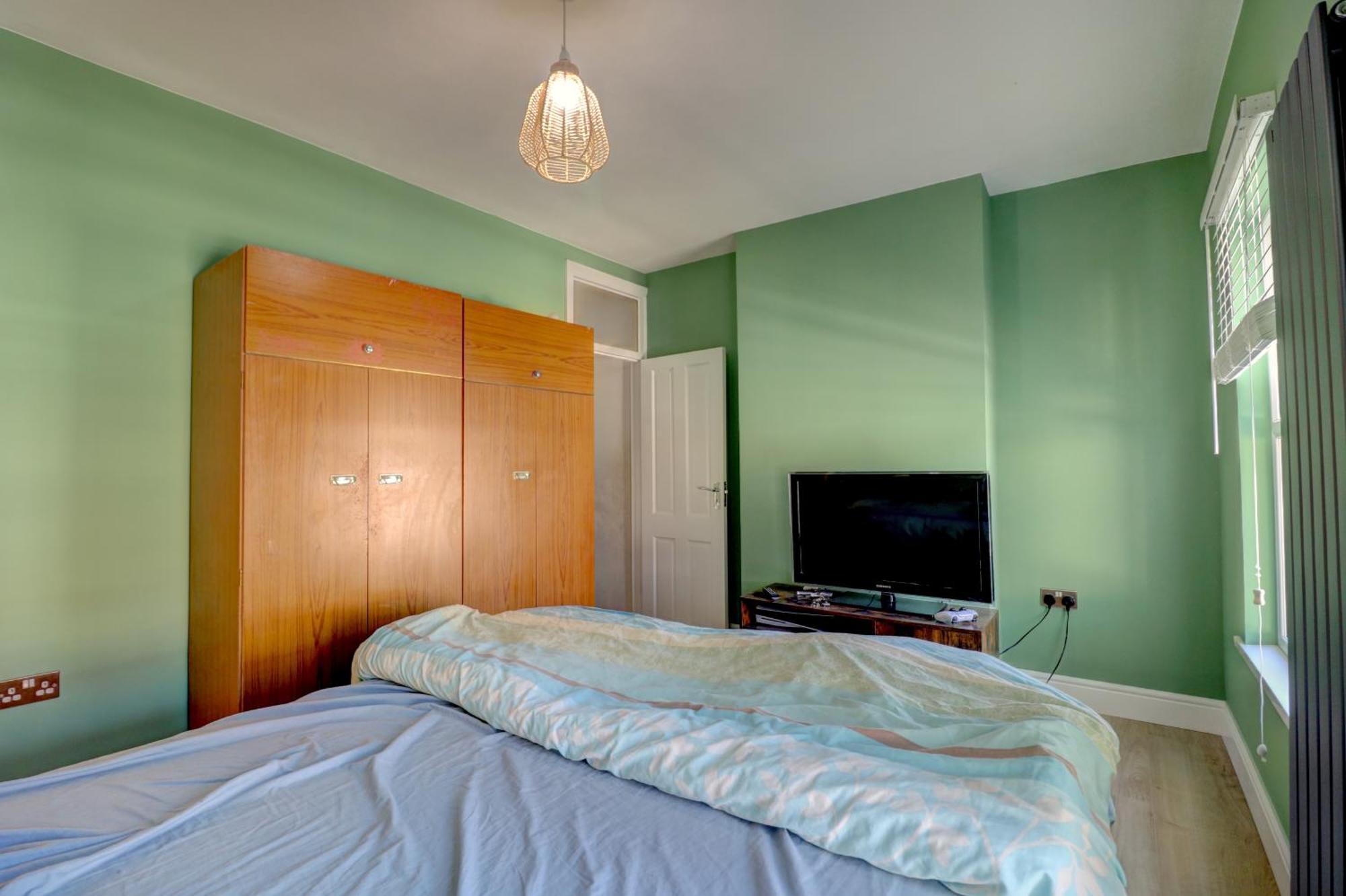 Double Plaistow E13 * London