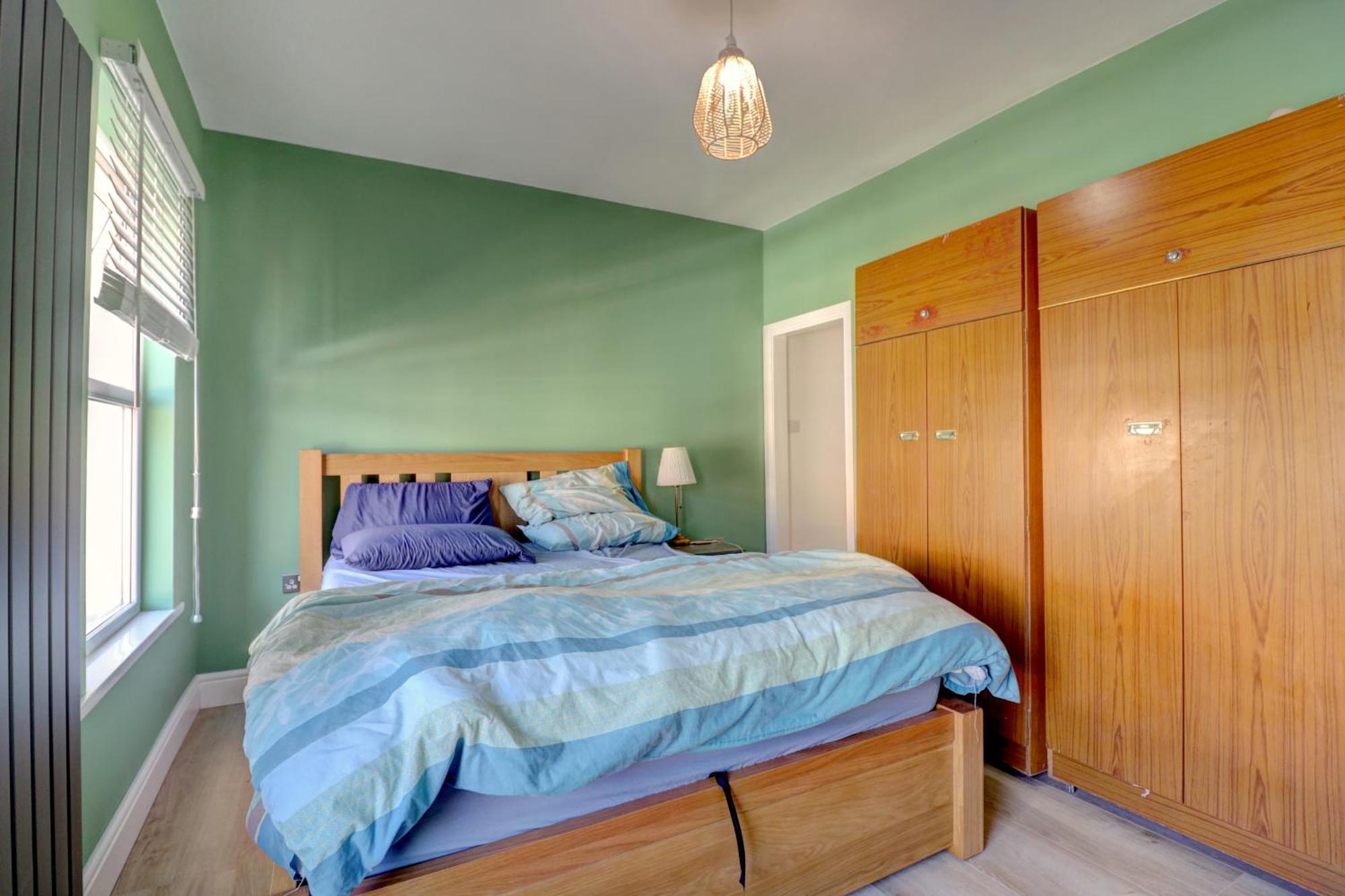 Double Plaistow E13 * London
