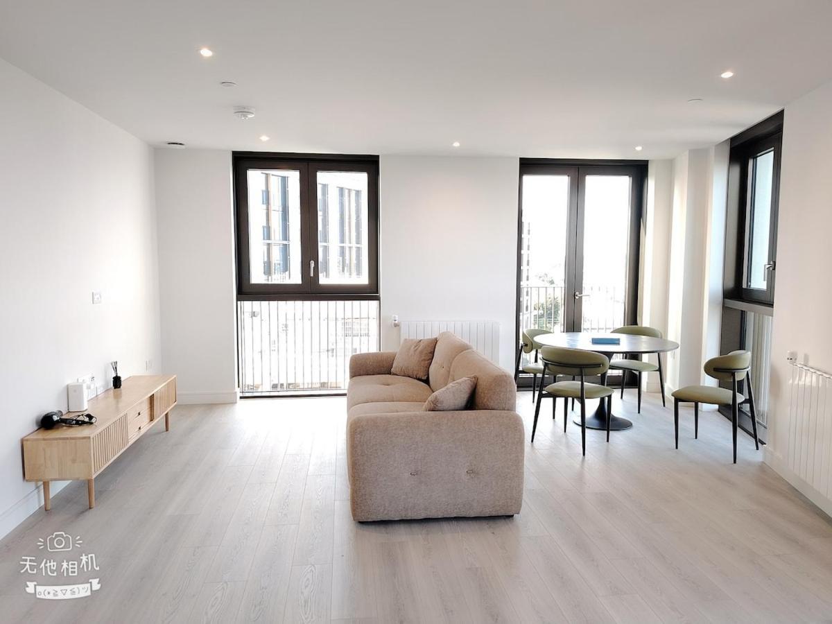 Unique 2 Bedroom Flat By Westham *