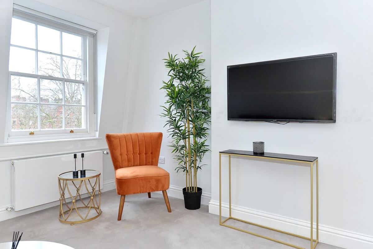 Chic 2 Bed Flat Cadogan Square Londres