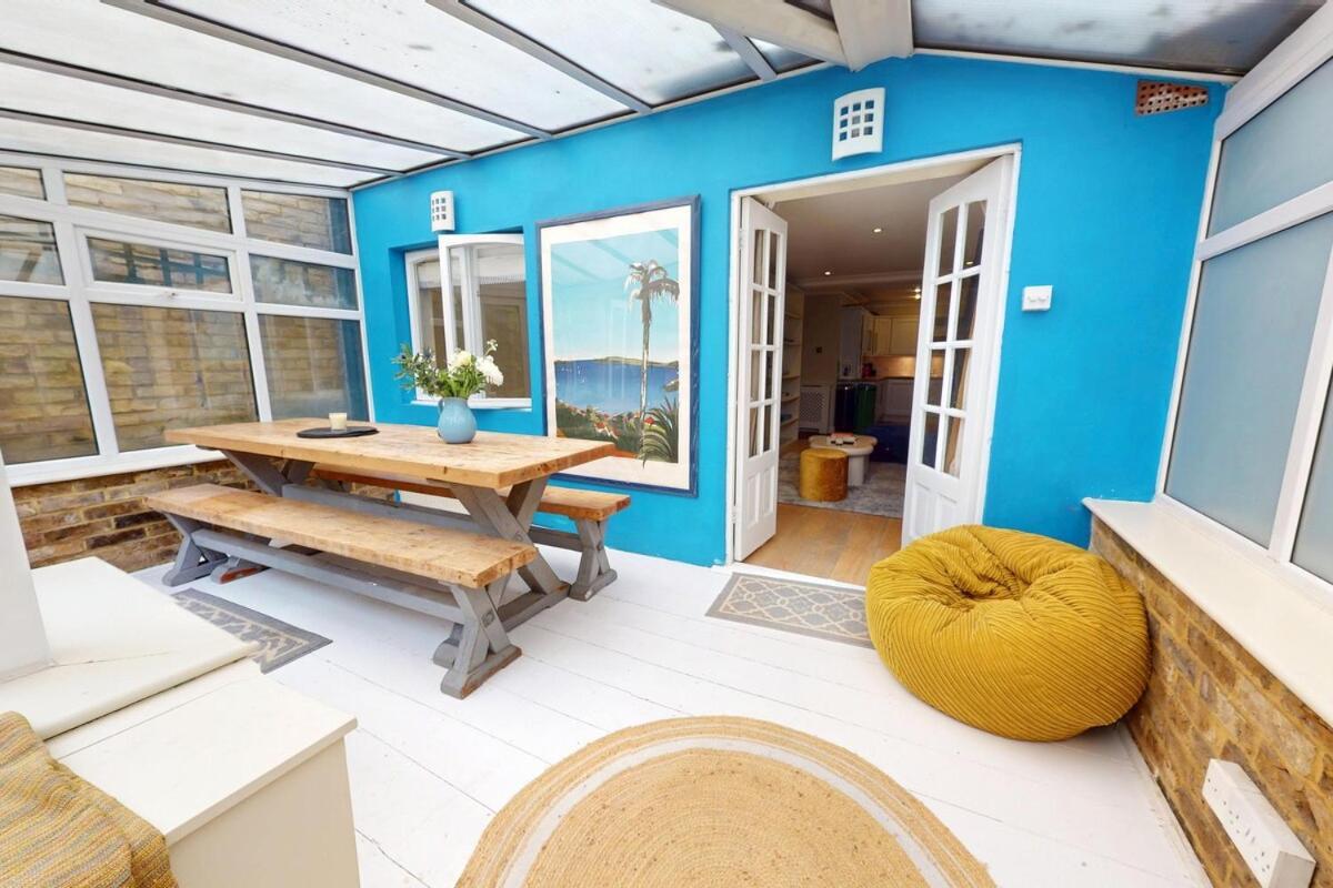 Bright 2 Bed With Patio & Backyard On Victoria Park London