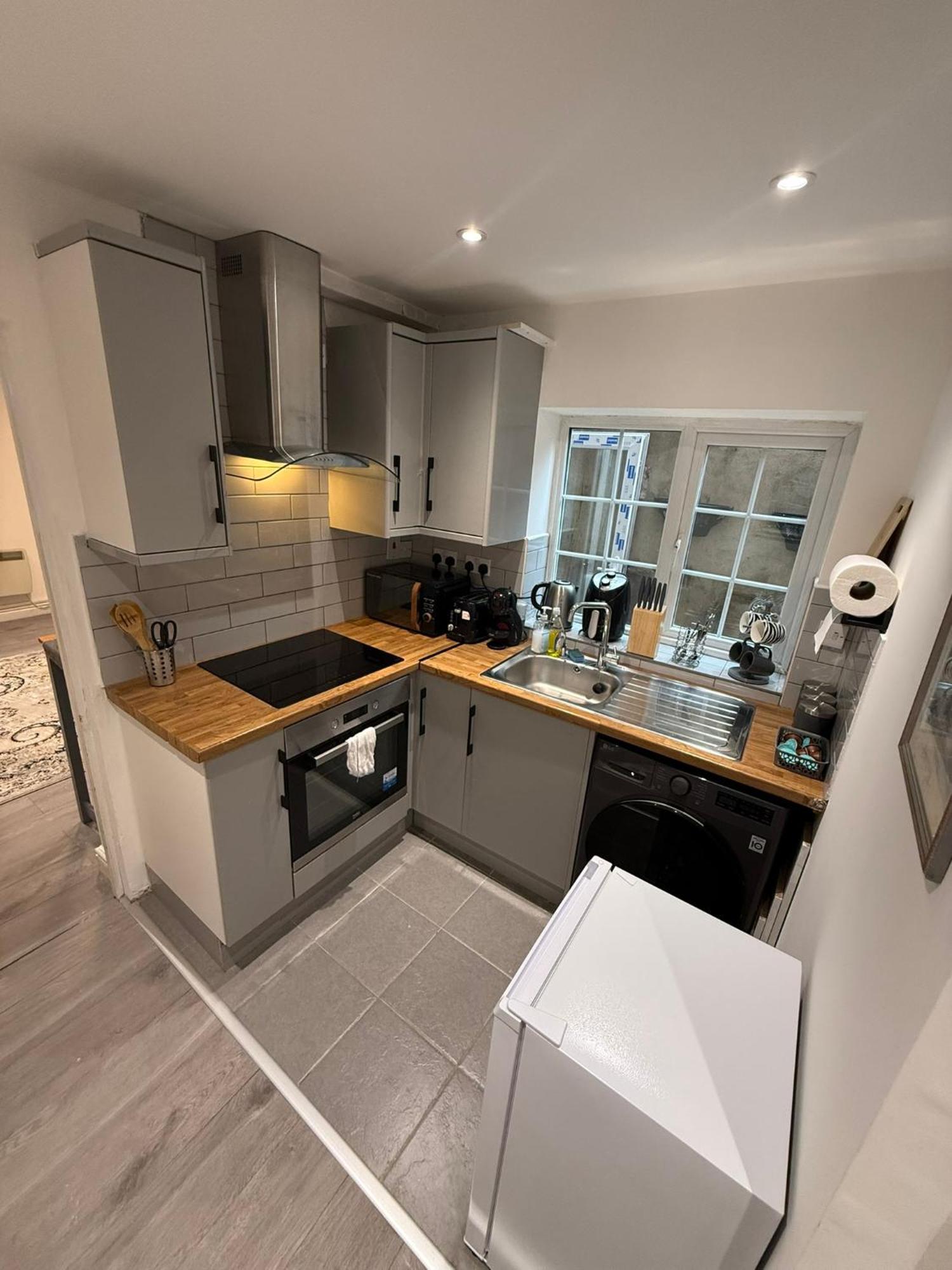Entire One Bedroom Apartment With Living Room And Private Garden Bright And Spacious * Londres