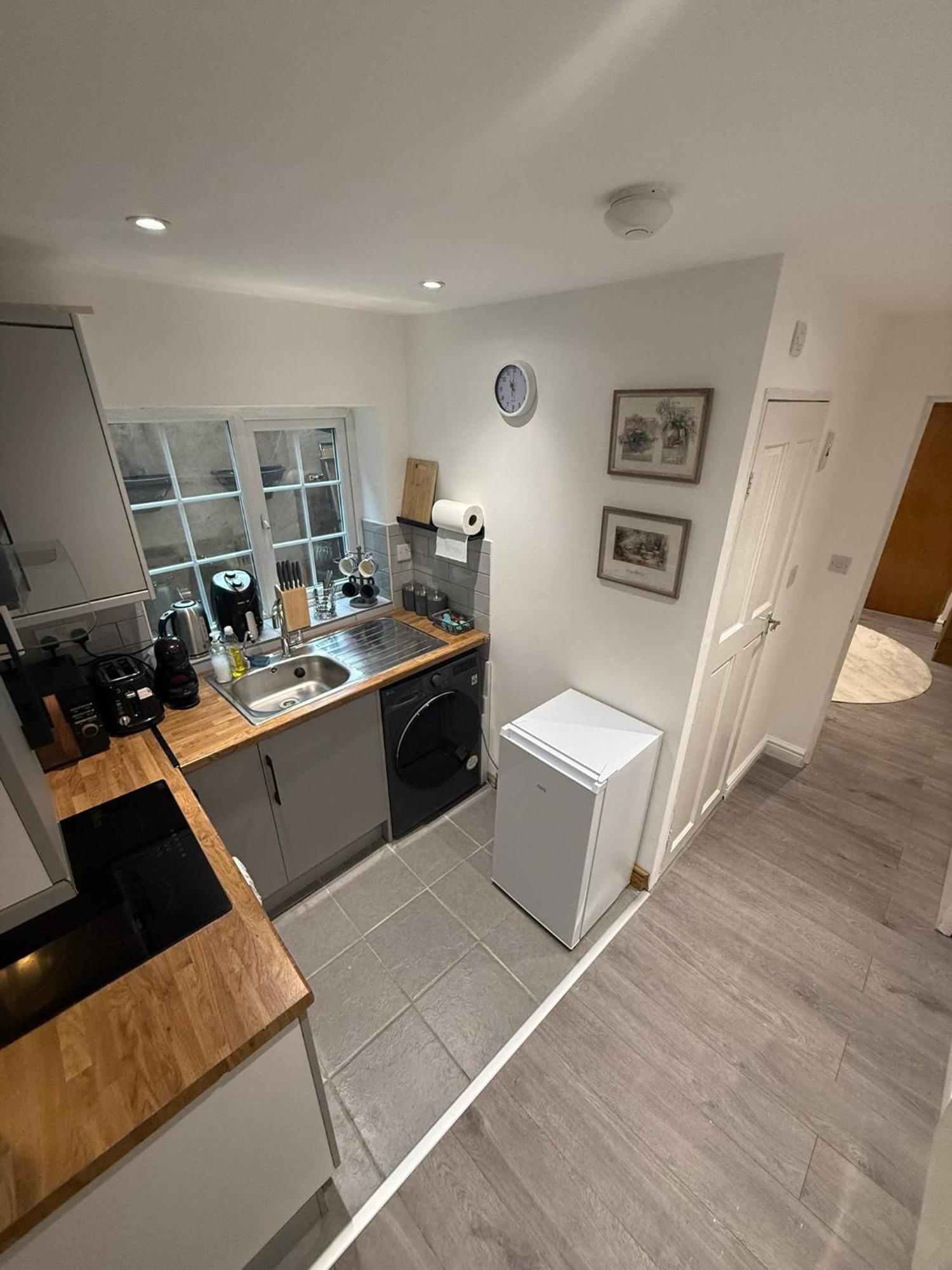 Entire One Bedroom Apartment With Living Room And Private Garden Bright And Spacious Londres