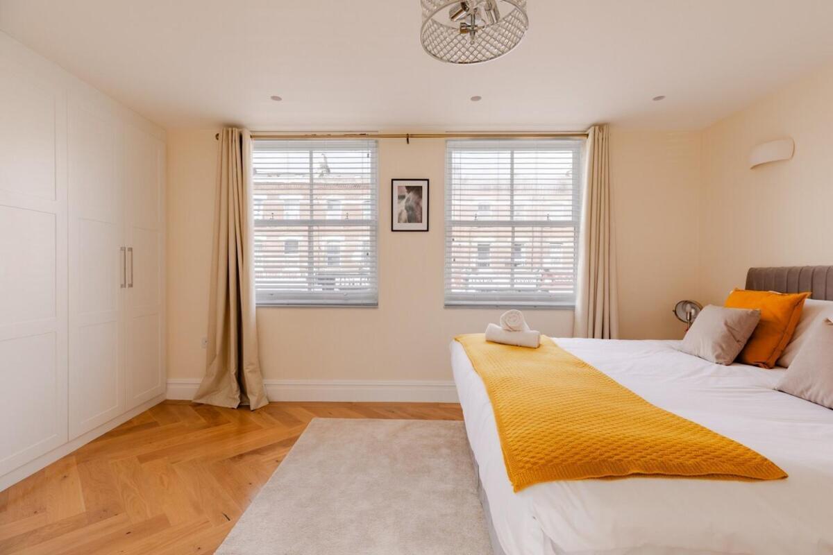 Hébergement de vacances The Grand Royal Kilburn House - 4br/3br W Parking Londres