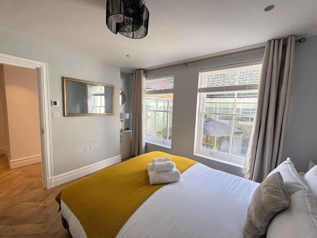 Hébergement de vacances The Grand Royal Kilburn House - 4br/3br W Parking