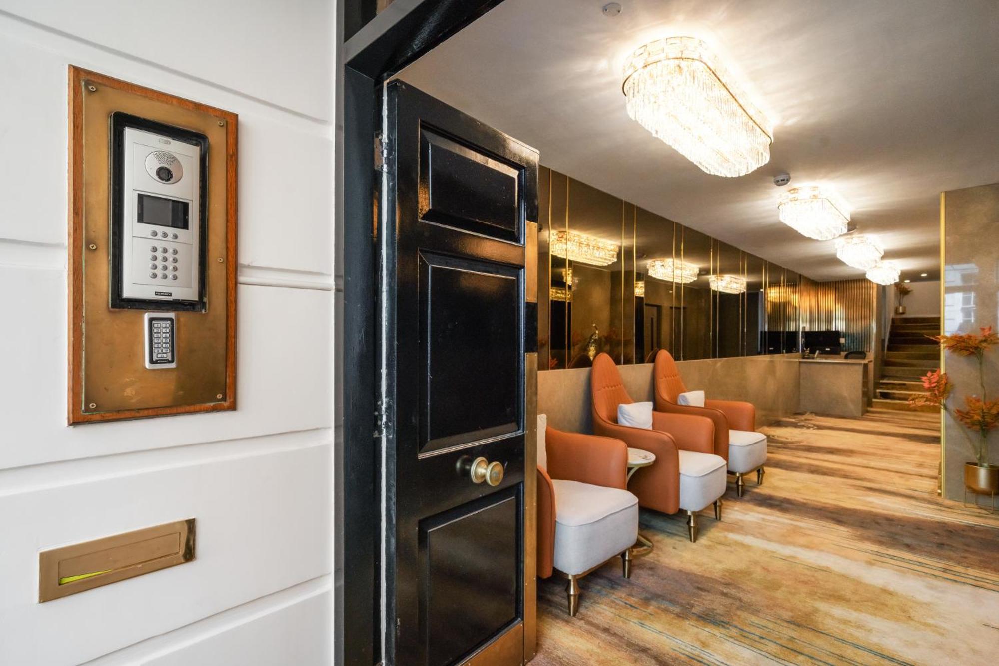 Appartement Exquisite 2-bedroom Luxury In Prestigious Mayfair H3