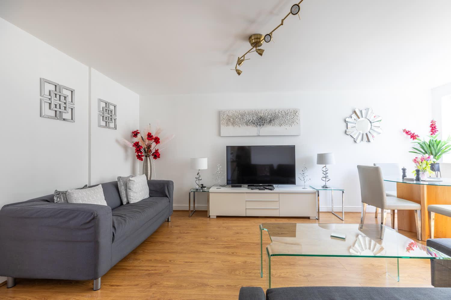 Casa de férias Modern 2br - 25min To Londres