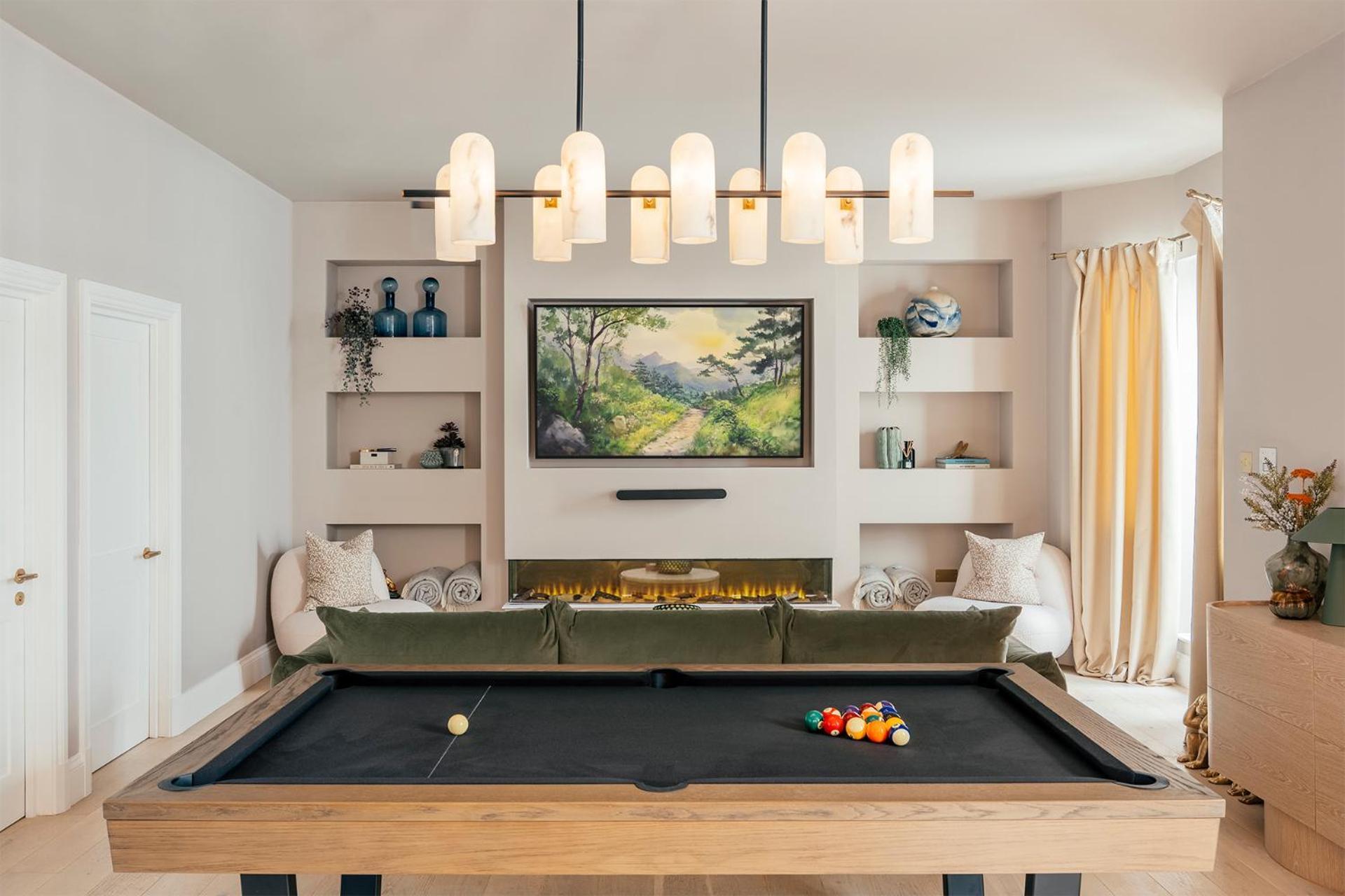 Luxury Fulham Townhouse With A Bar & Games London